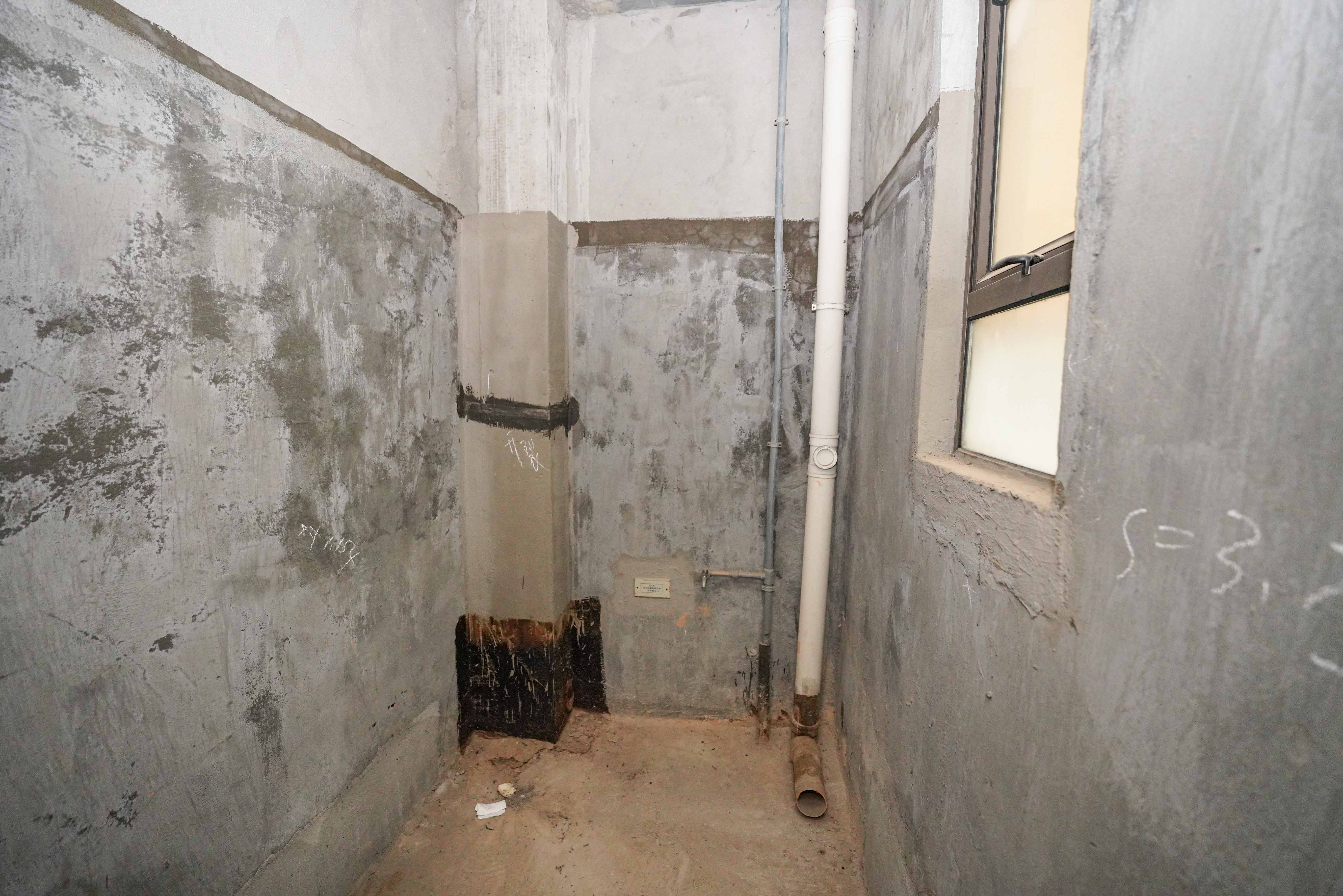佳兆业水岸新都  5室2厅3卫   260.00万卫生间