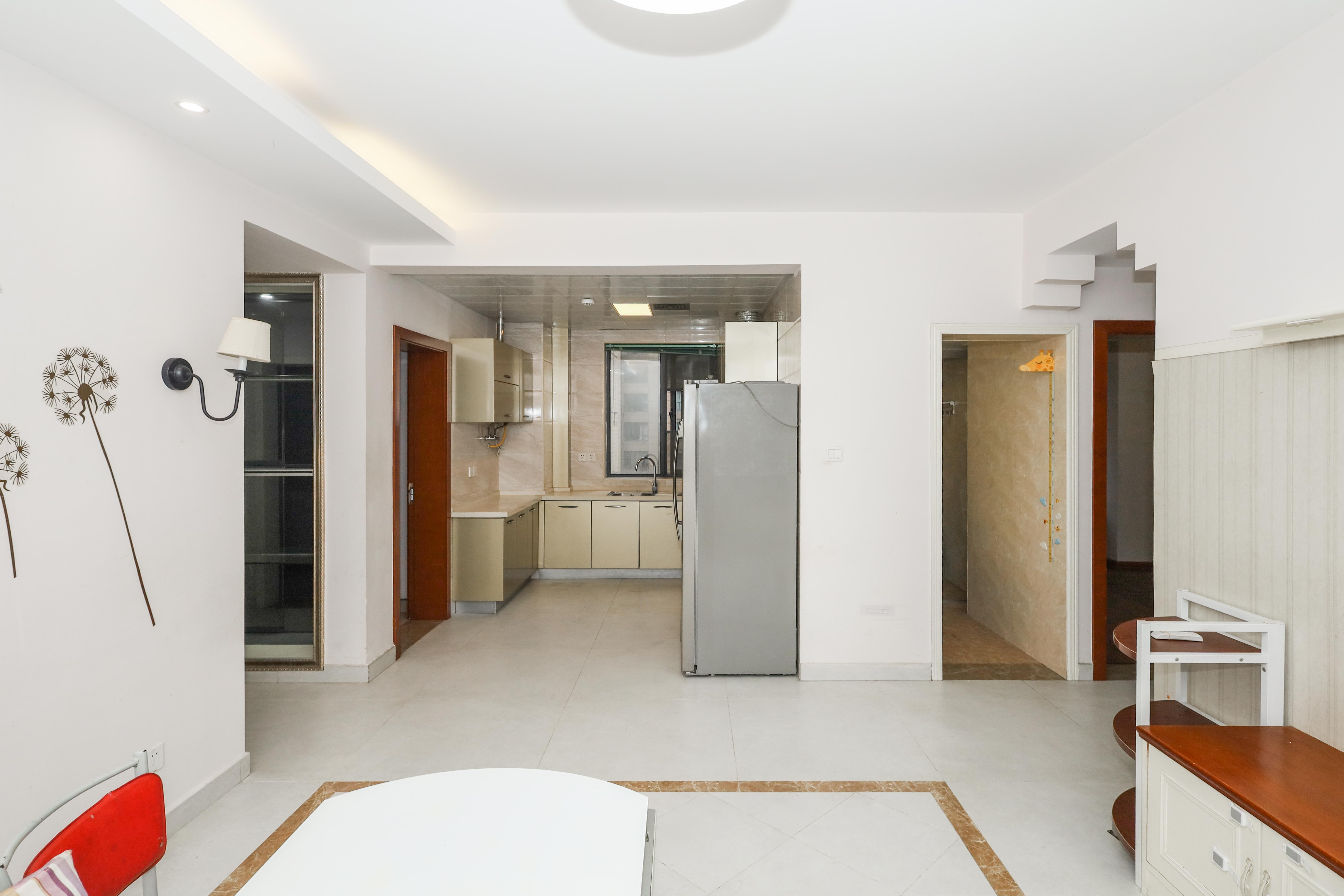 荣盛花语馨苑  3室2厅1卫    80.8万客厅