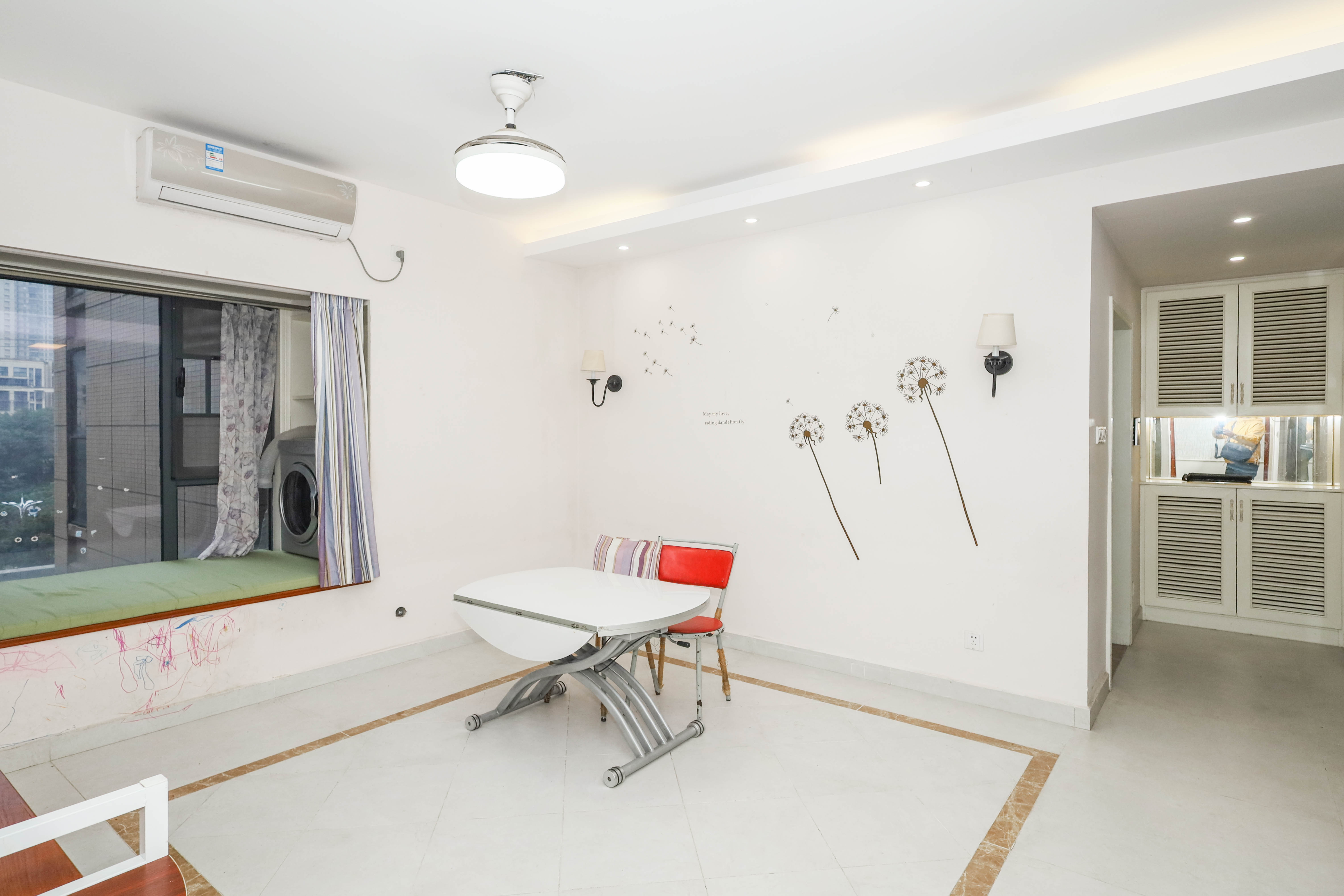 荣盛花语馨苑  3室2厅1卫    80.8万客厅