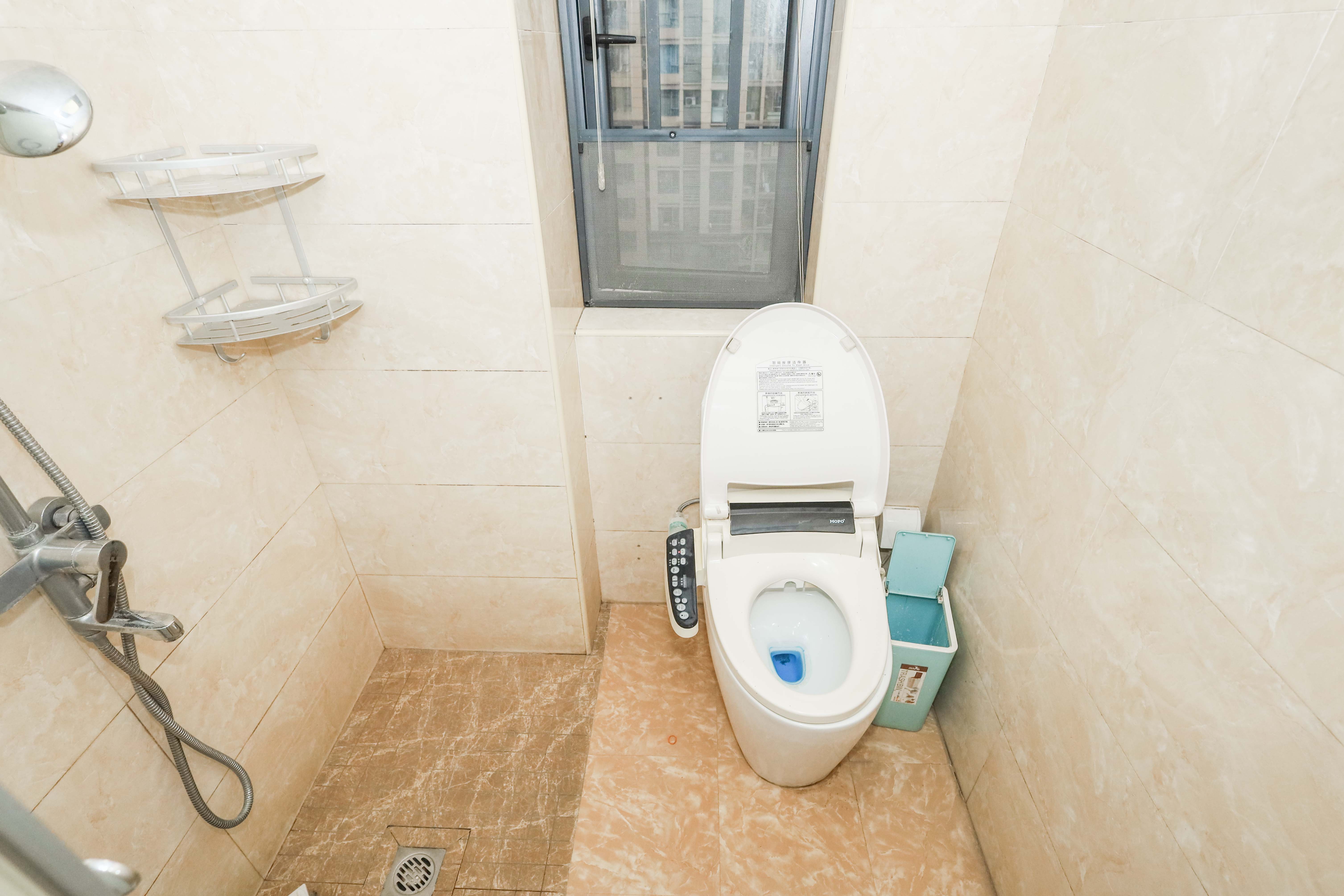 荣盛花语馨苑  3室2厅1卫    80.8万卫生间