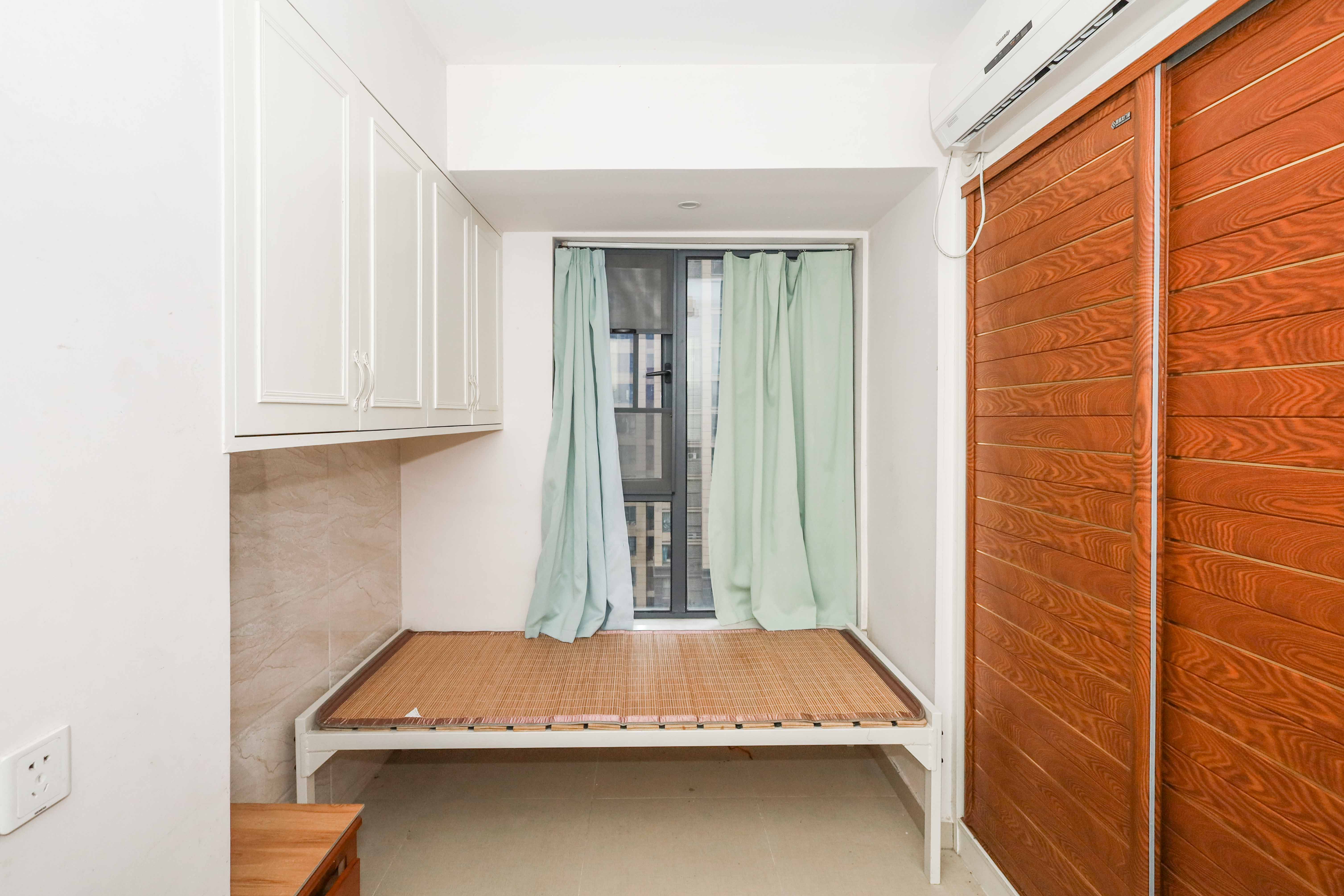 荣盛花语馨苑  3室2厅1卫    80.8万卧室