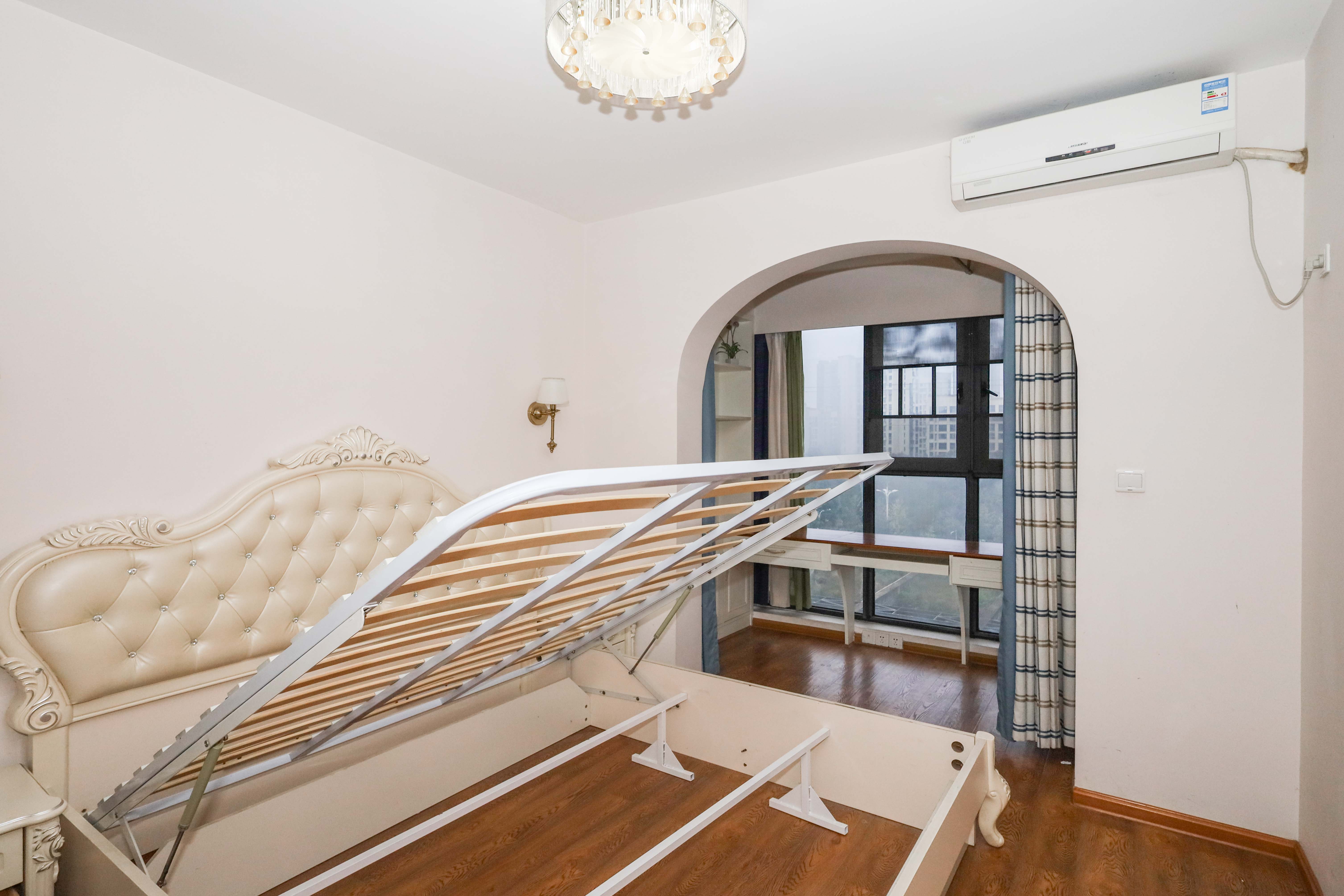 荣盛花语馨苑  3室2厅1卫    80.8万卧室