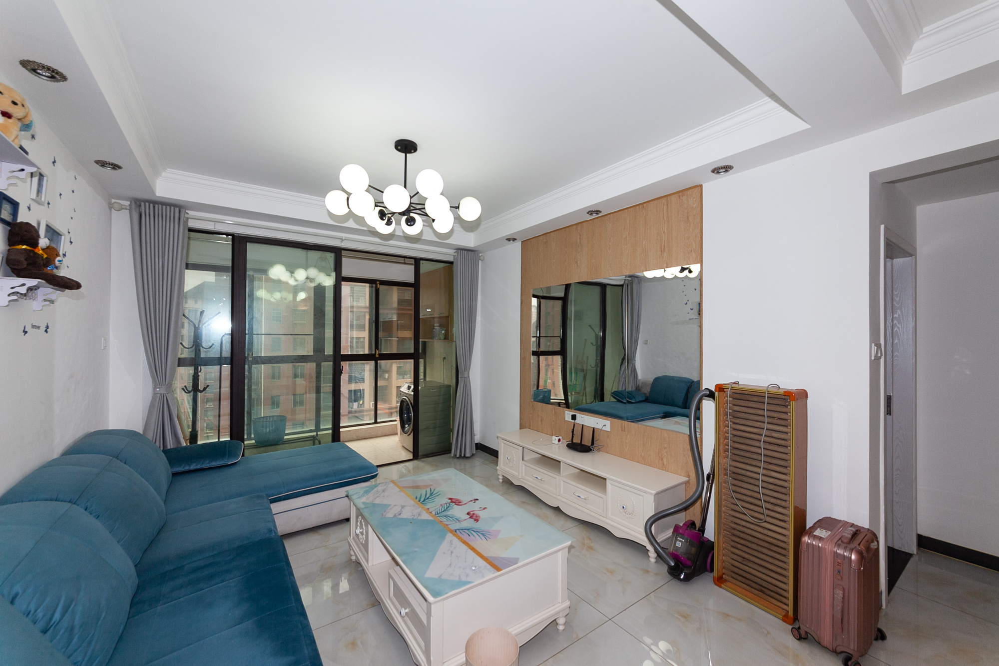 乾源国际 2室2厅1卫 70.0万 乾源国际 2室2厅1卫 70.0万客厅