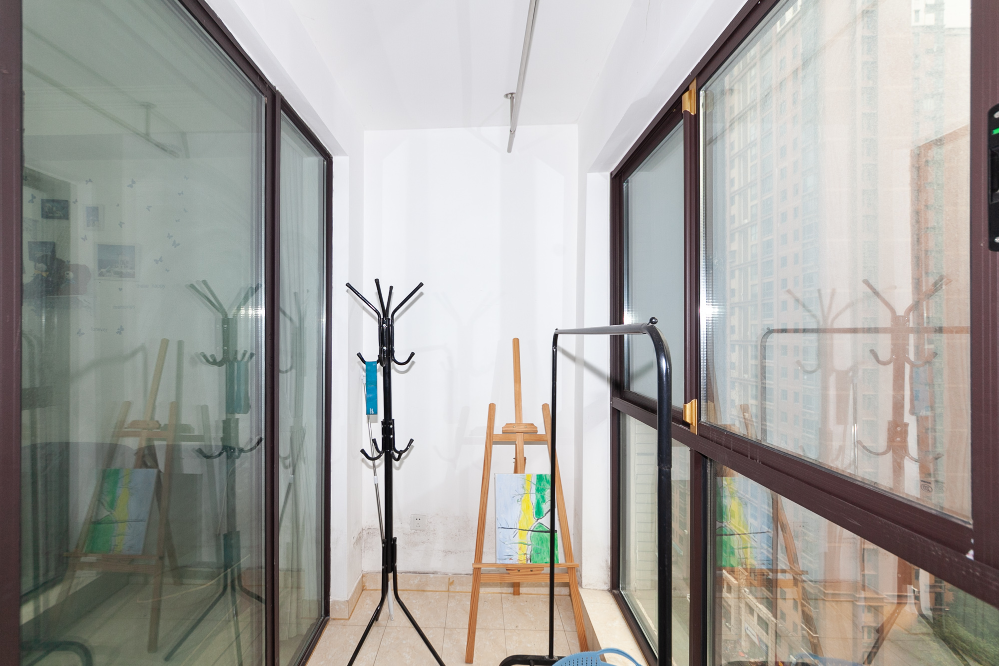 乾源国际 2室2厅1卫 70.0万 乾源国际 2室2厅1卫 70.0万阳台