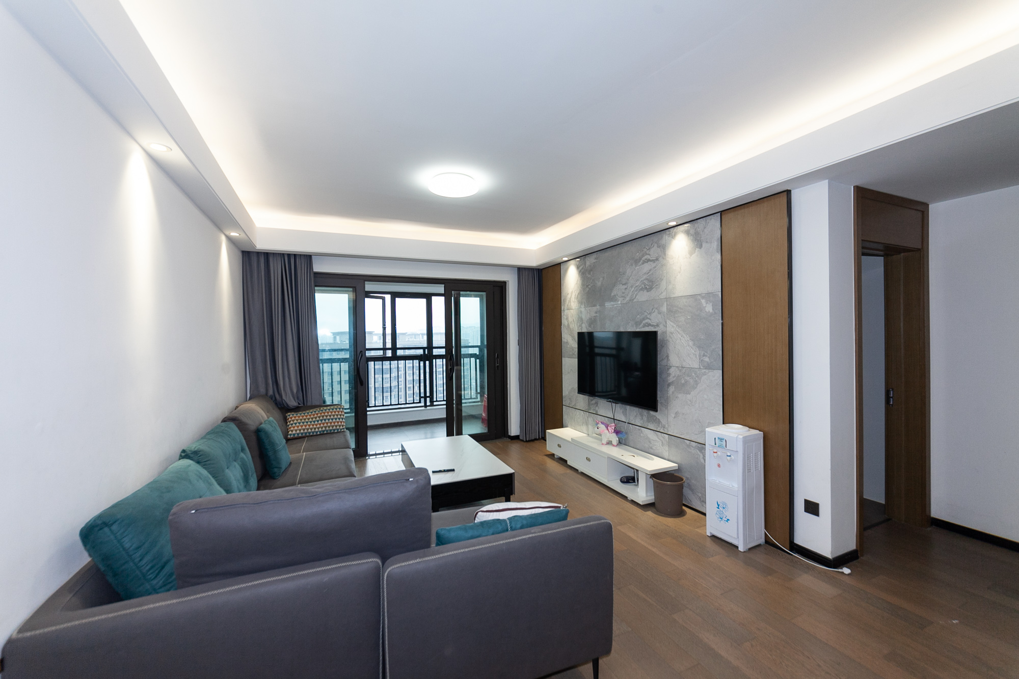 润和滨江府 3室2厅2卫 94.0万 润和滨江府 3室2厅2卫 94.0万客厅