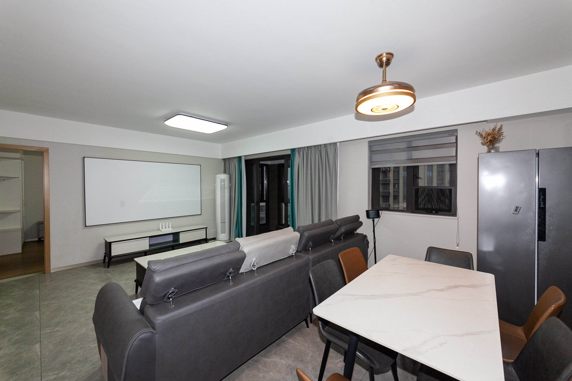 时代倾城四期  4室2厅2卫    117.88万 时代倾城四期  4室2厅2卫    117.88万客厅