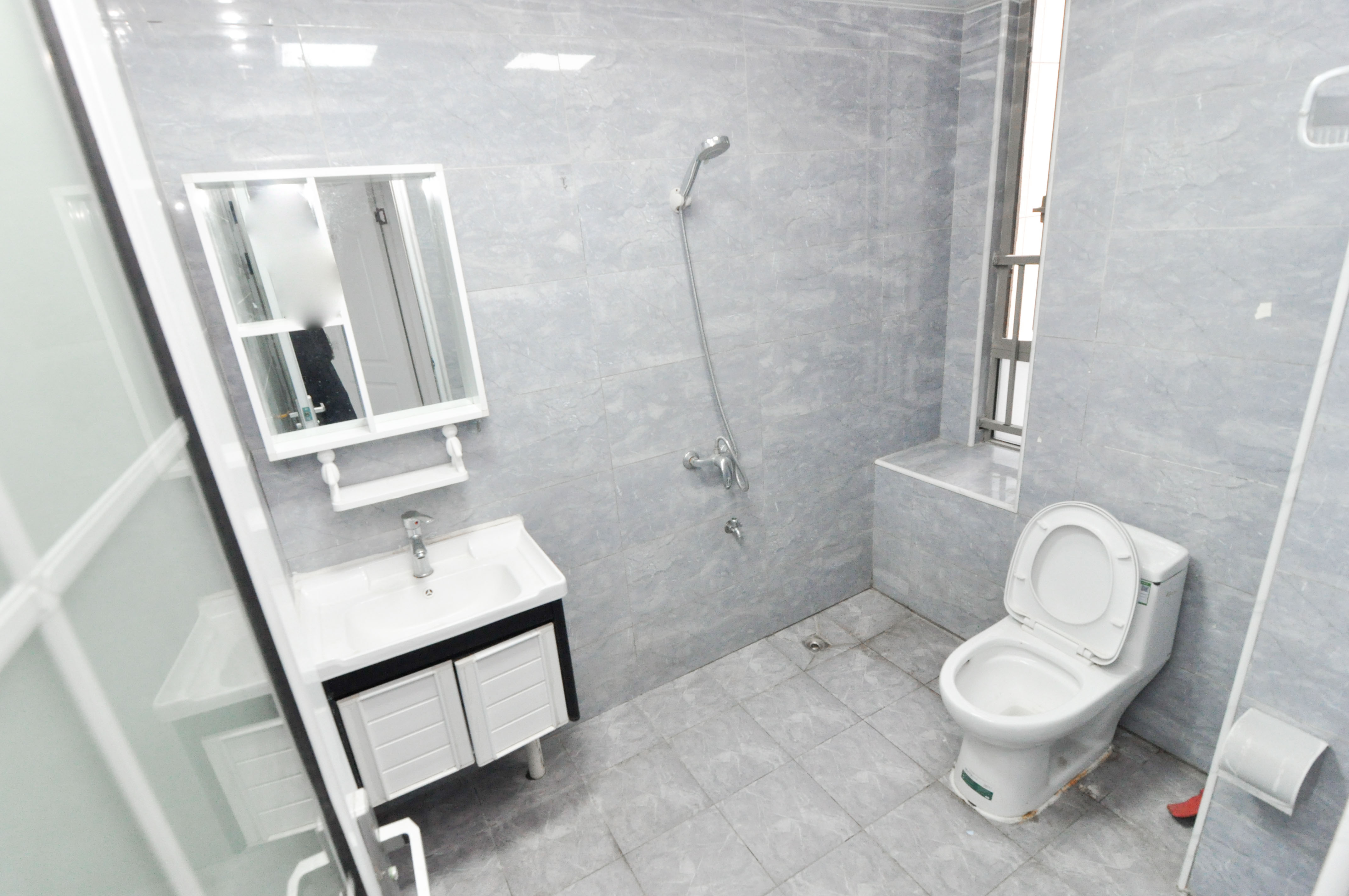 梅溪湖金茂湾  4室2厅2卫    170.0万 梅溪湖金茂湾  4室2厅2卫    170.0万卫生间