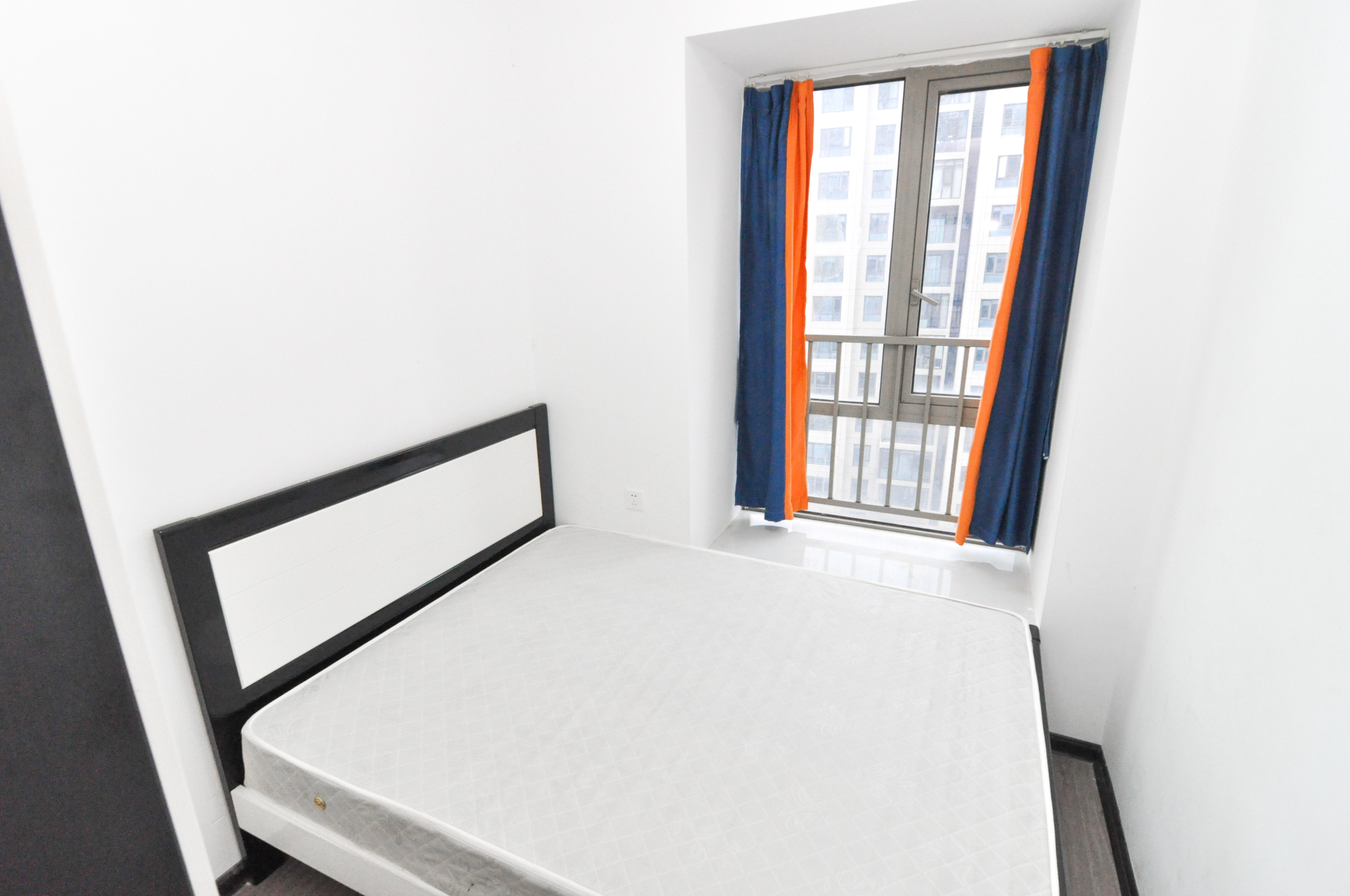 梅溪湖金茂湾  4室2厅2卫    170.0万 梅溪湖金茂湾  4室2厅2卫    170.0万卧室