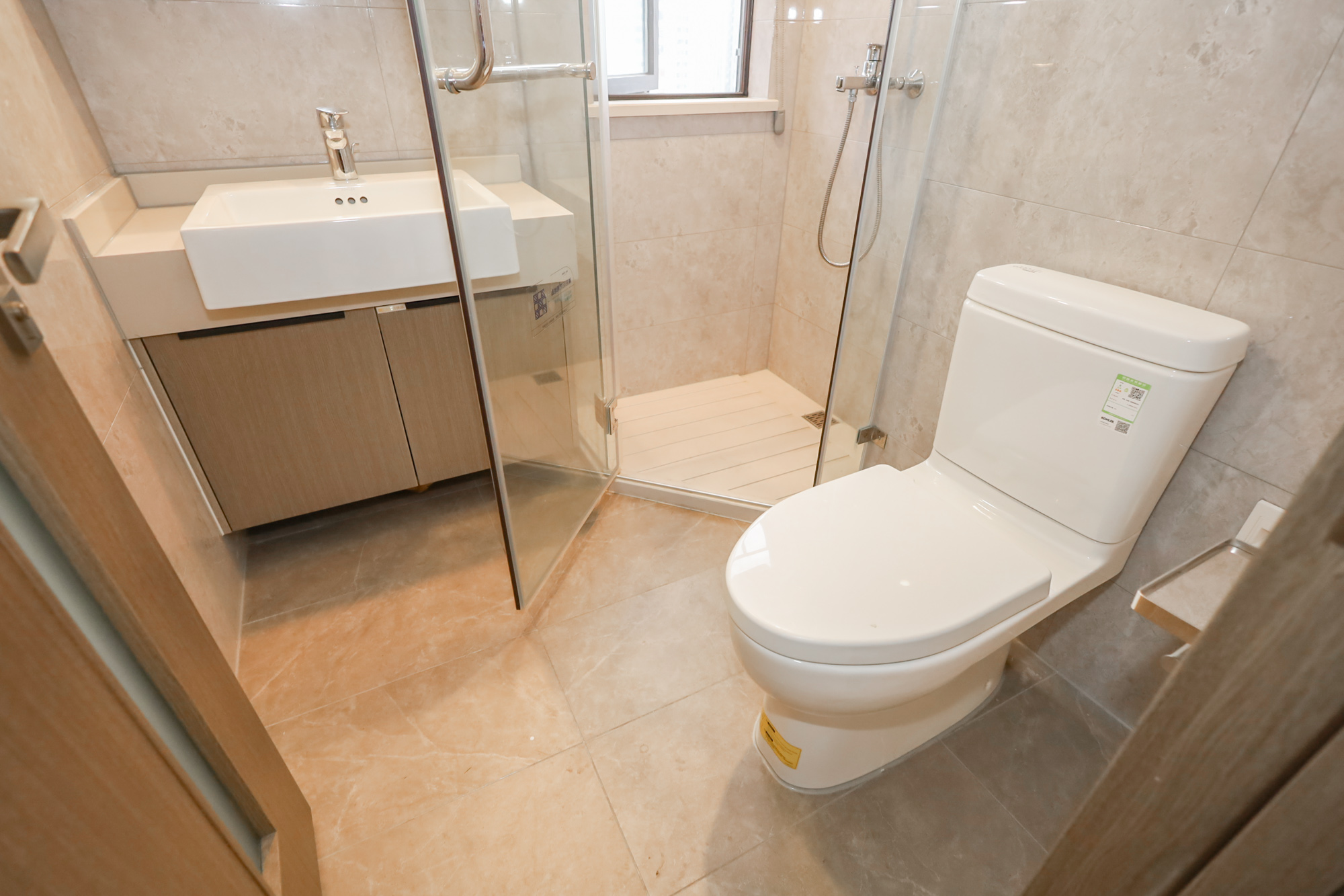 龙湖铂金中心（龙湖春江郦城）  4室2厅2卫    283.0万卫生间