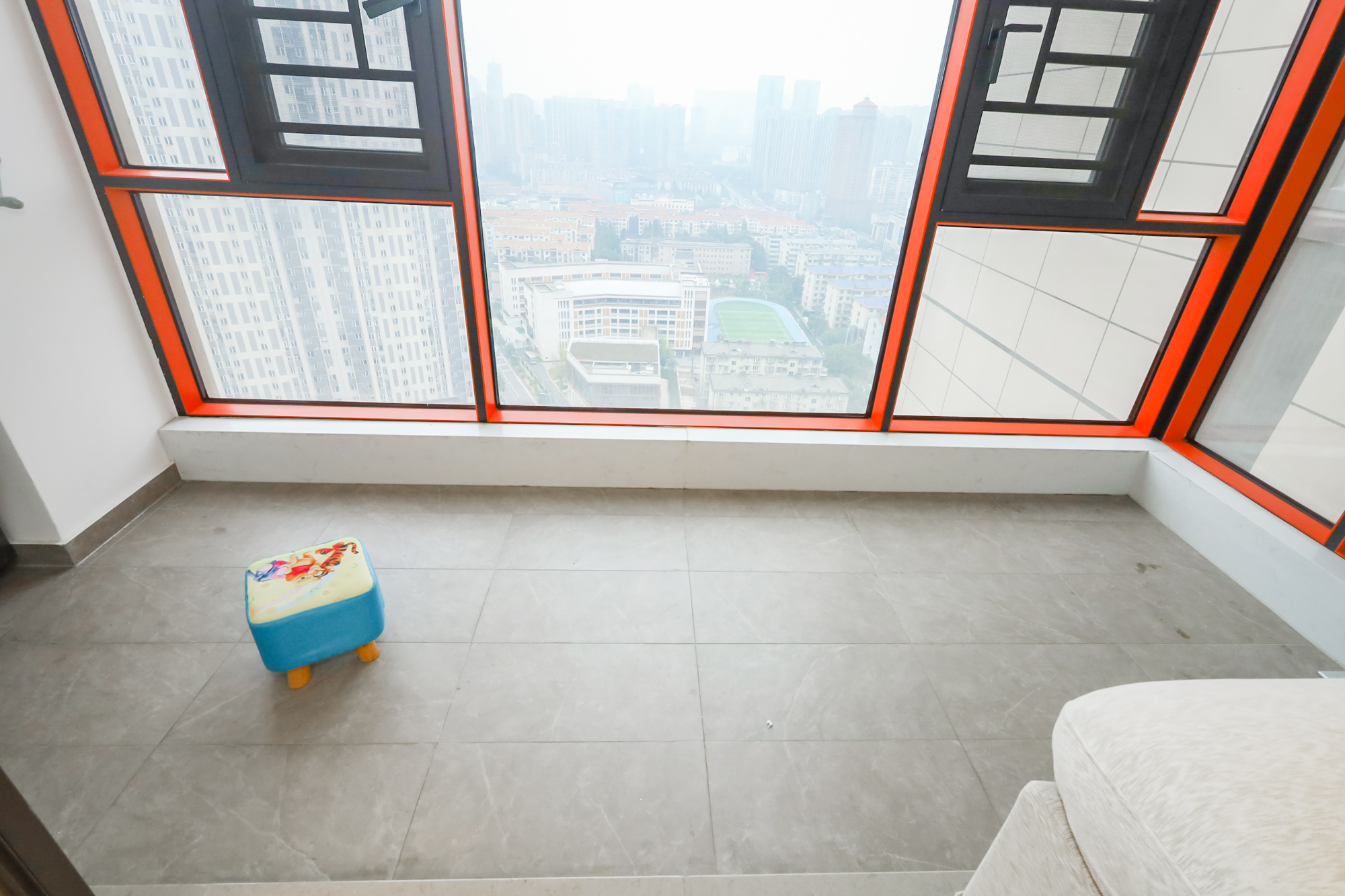 龙湖铂金中心（龙湖春江郦城）  4室2厅2卫    283.0万阳台