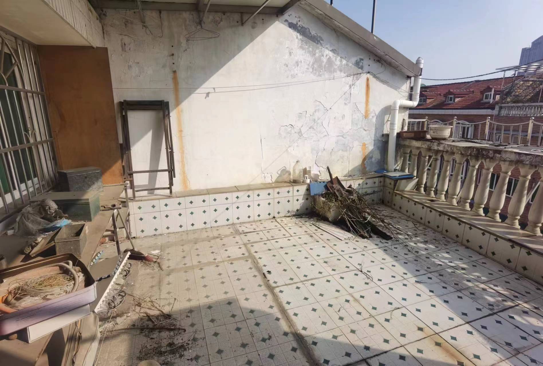 湘银二期世纪花园  5室2厅3卫    41.0万 湘银二期世纪花园  5室2厅3卫    41.0万室内图