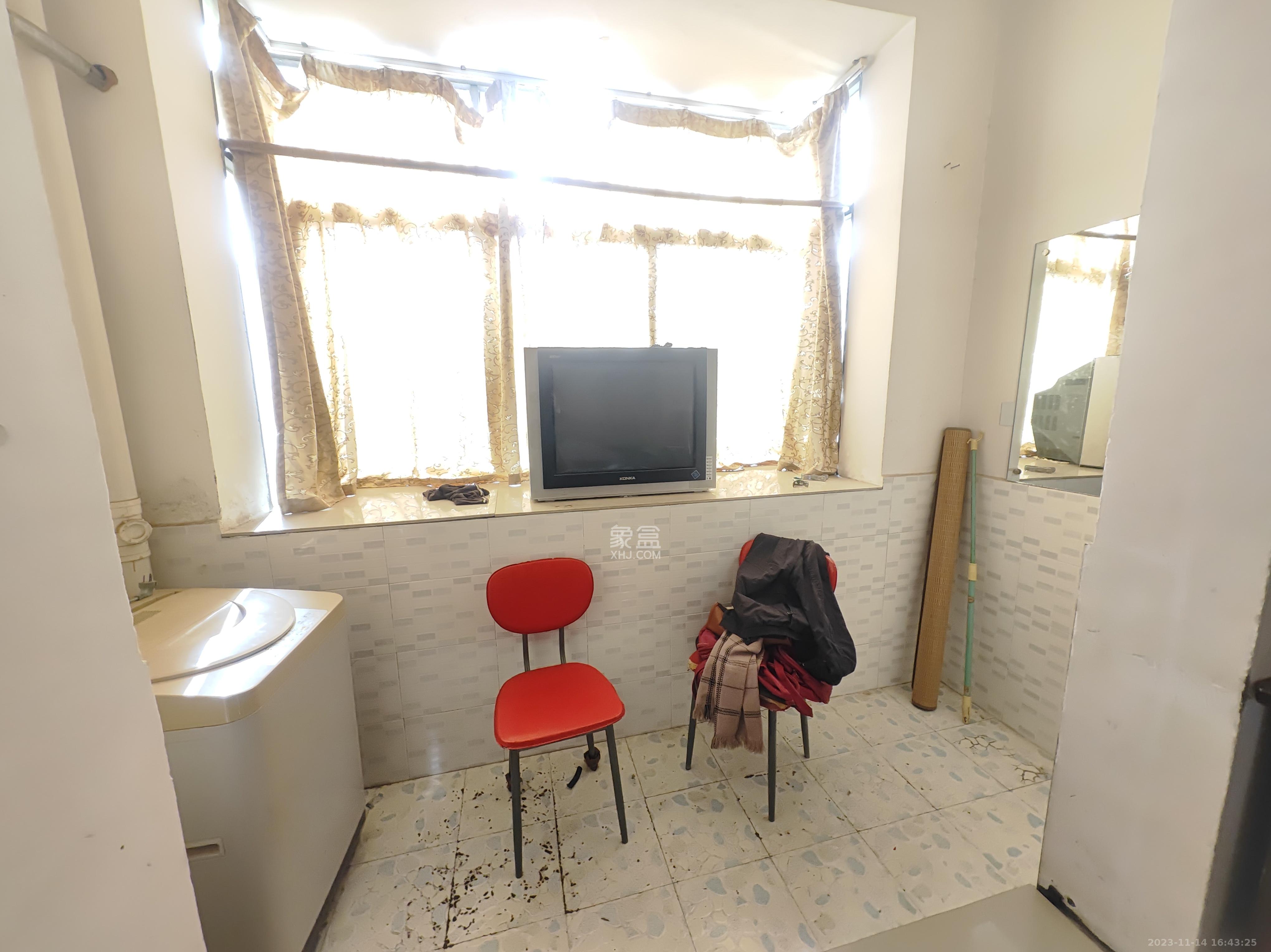 金状元商住楼  2室1厅1卫   700.00元/月室内图