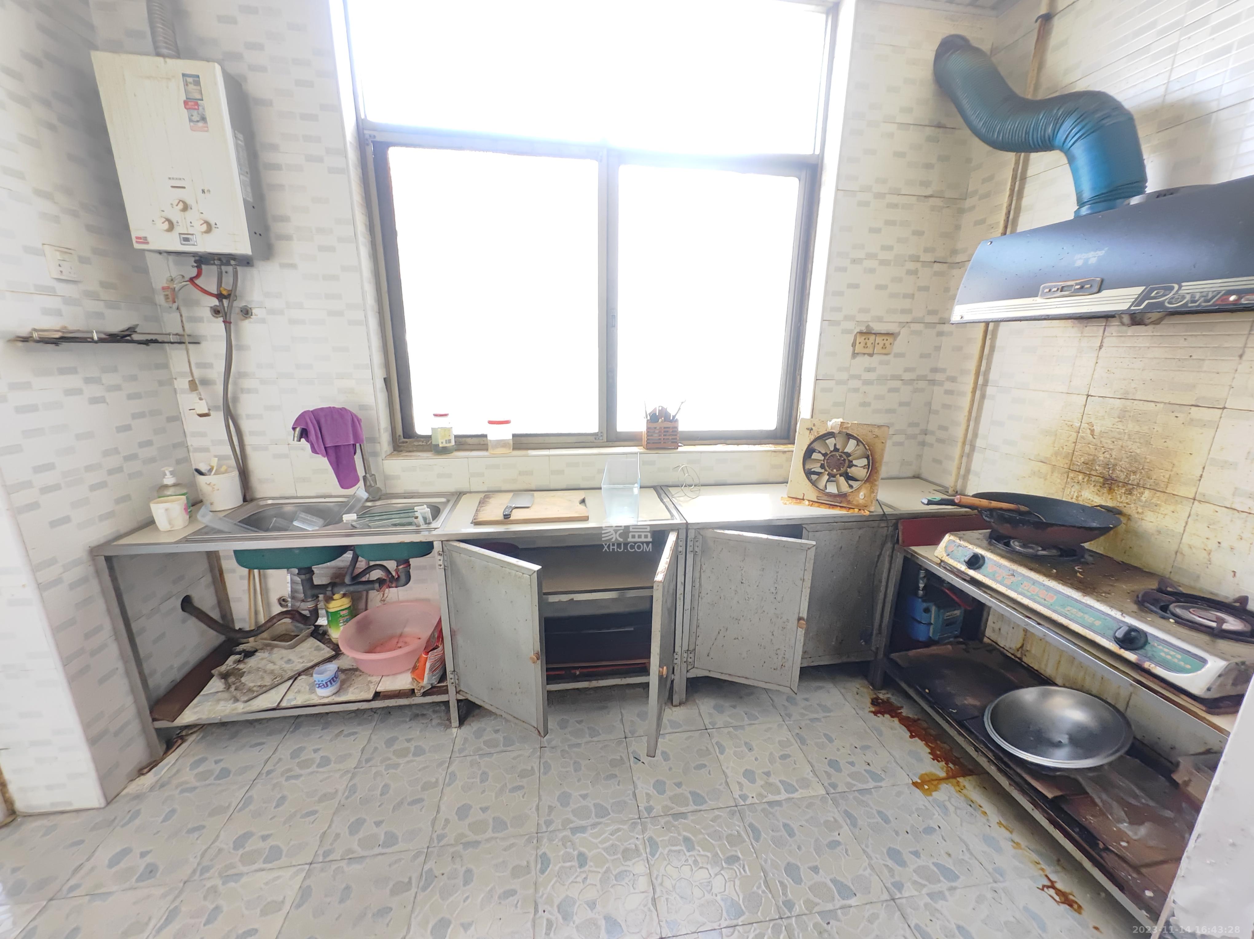 金状元商住楼  2室1厅1卫   700.00元/月室内图