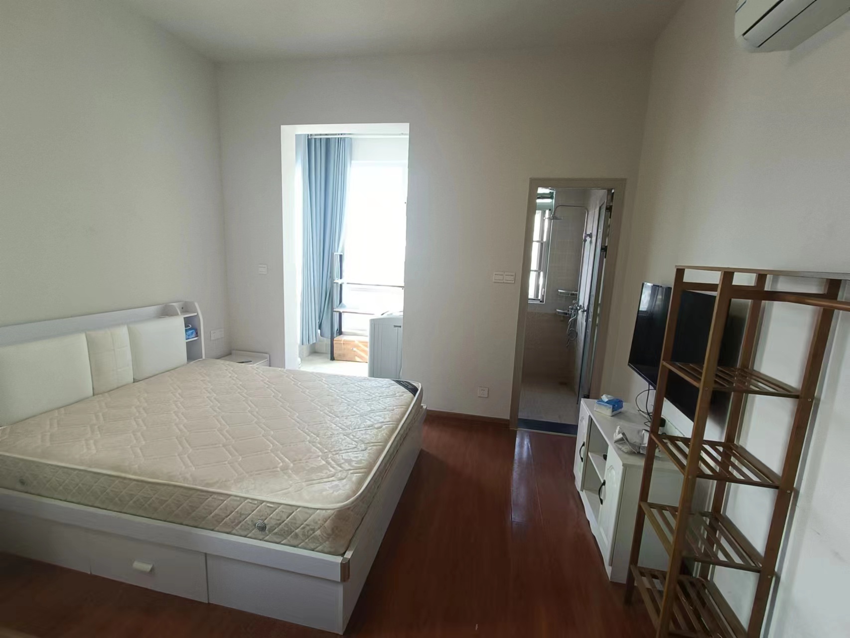 庐山一号  1室1厅1卫    27.0万 庐山一号  1室1厅1卫    27.0万