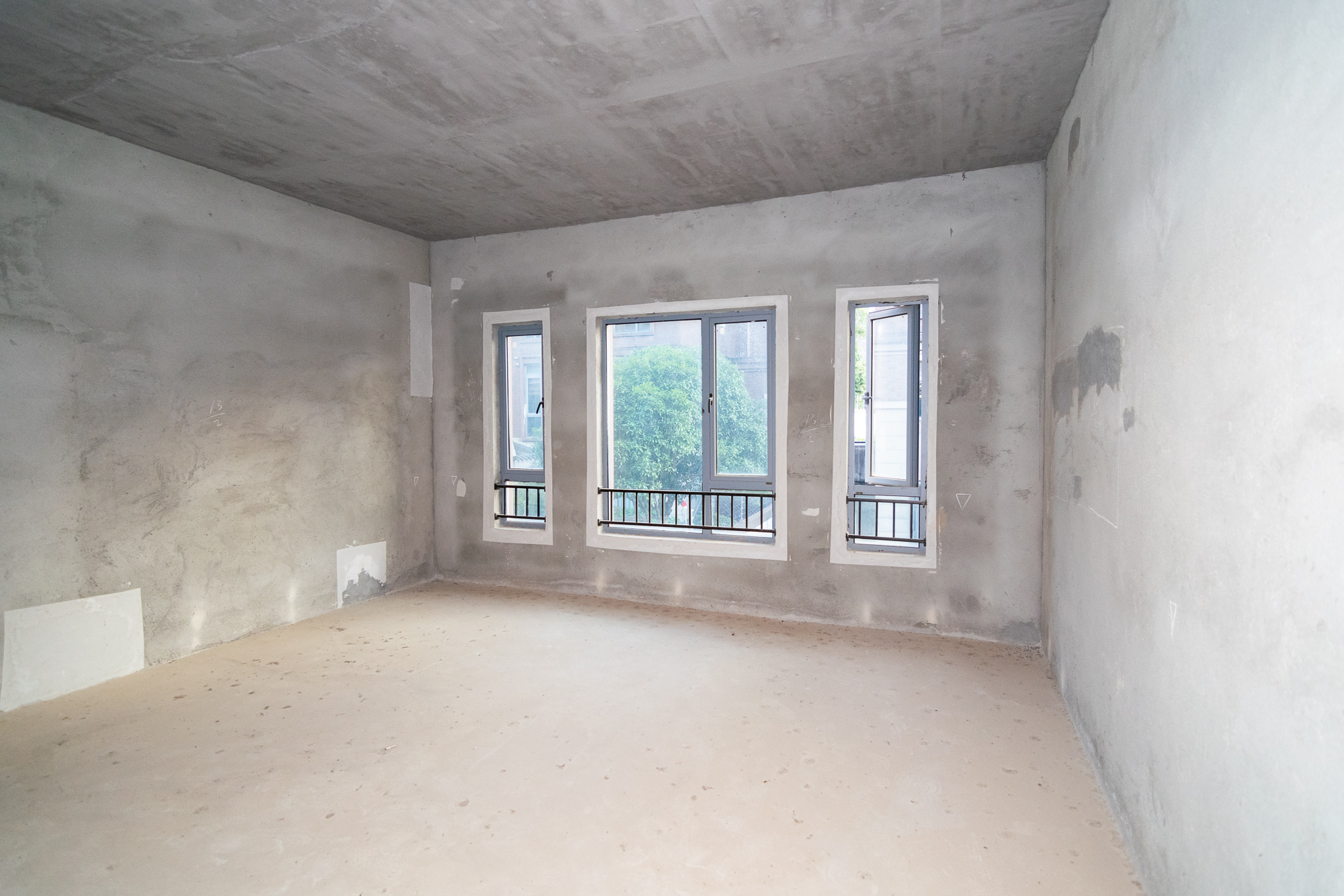 大汉汉园  5室3厅5卫    780.0万 大汉汉园  5室3厅5卫    780.0万卧室