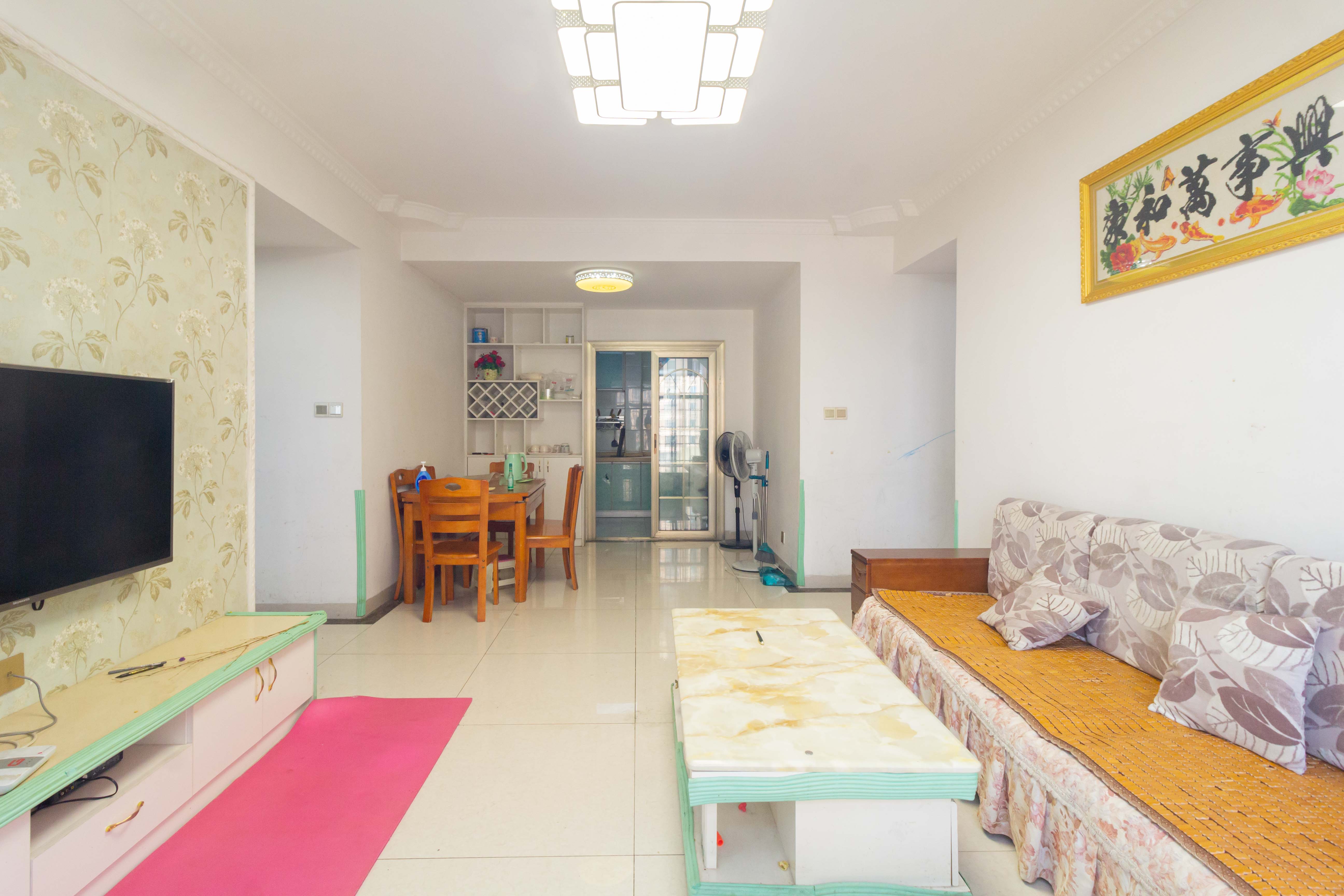 中欣楚天雅郡  4室2厅2卫    74.0万 中欣楚天雅郡  4室2厅2卫    74.0万客厅