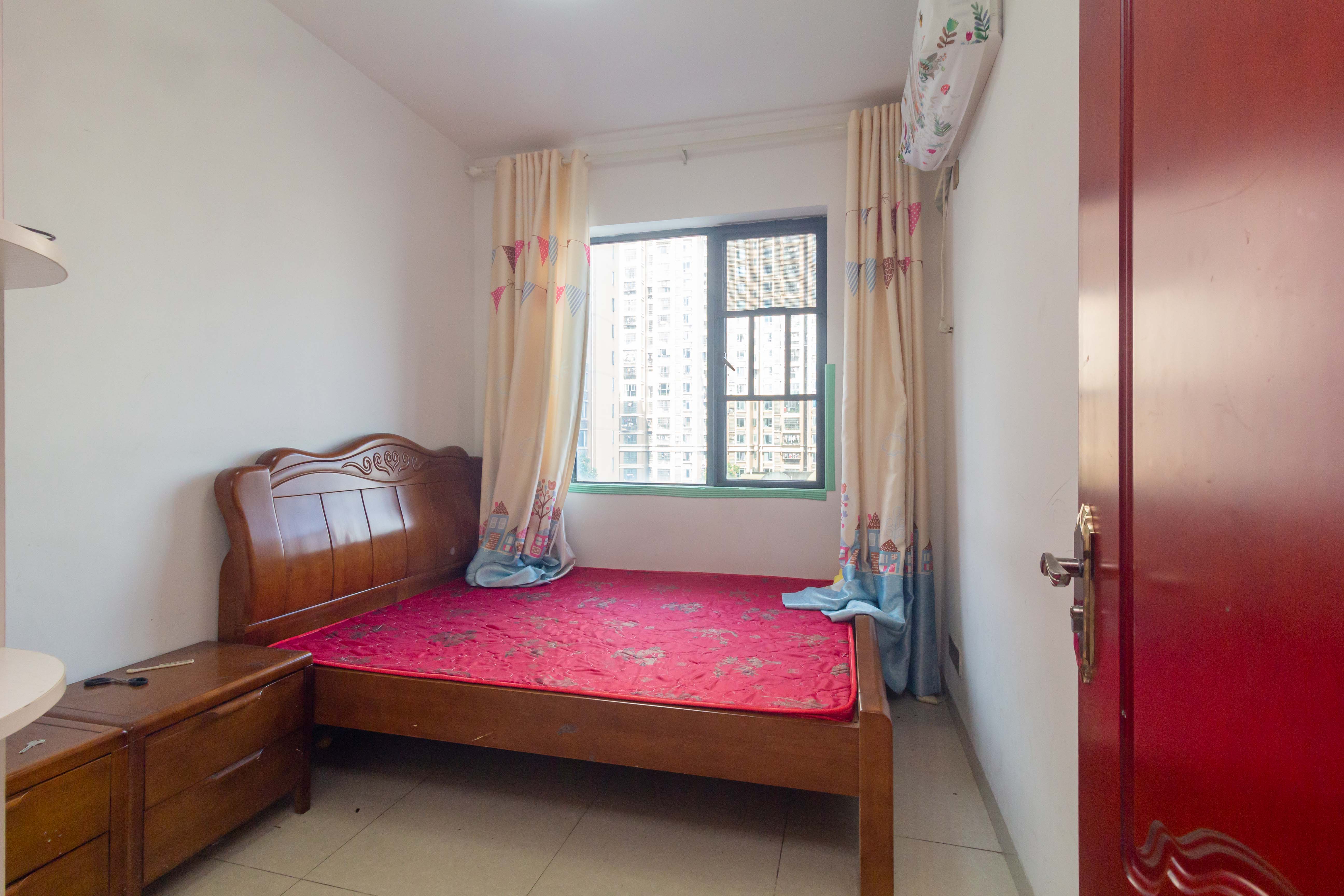 中欣楚天雅郡  4室2厅2卫    74.0万 中欣楚天雅郡  4室2厅2卫    74.0万卧室