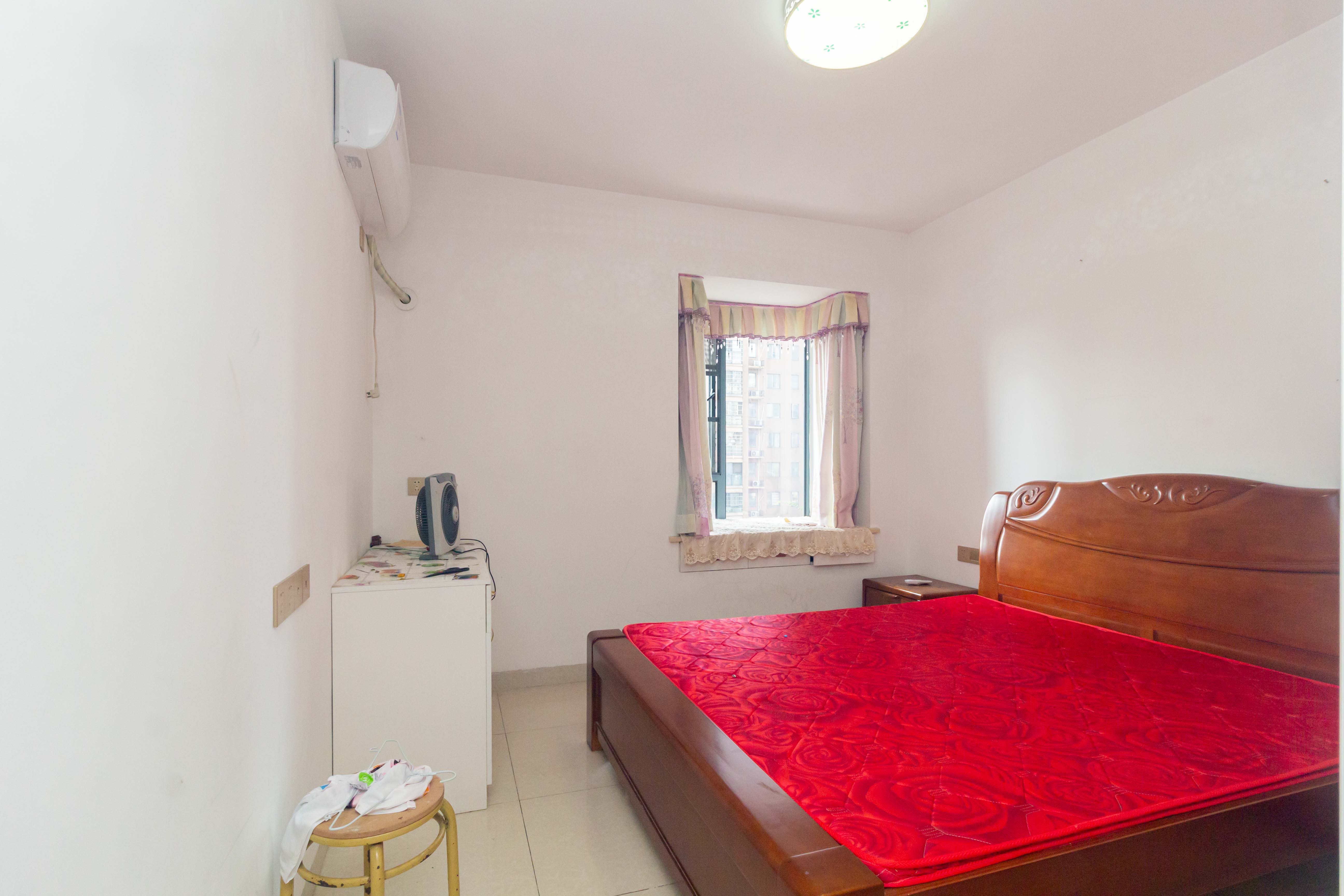 中欣楚天雅郡  4室2厅2卫    74.0万 中欣楚天雅郡  4室2厅2卫    74.0万卧室