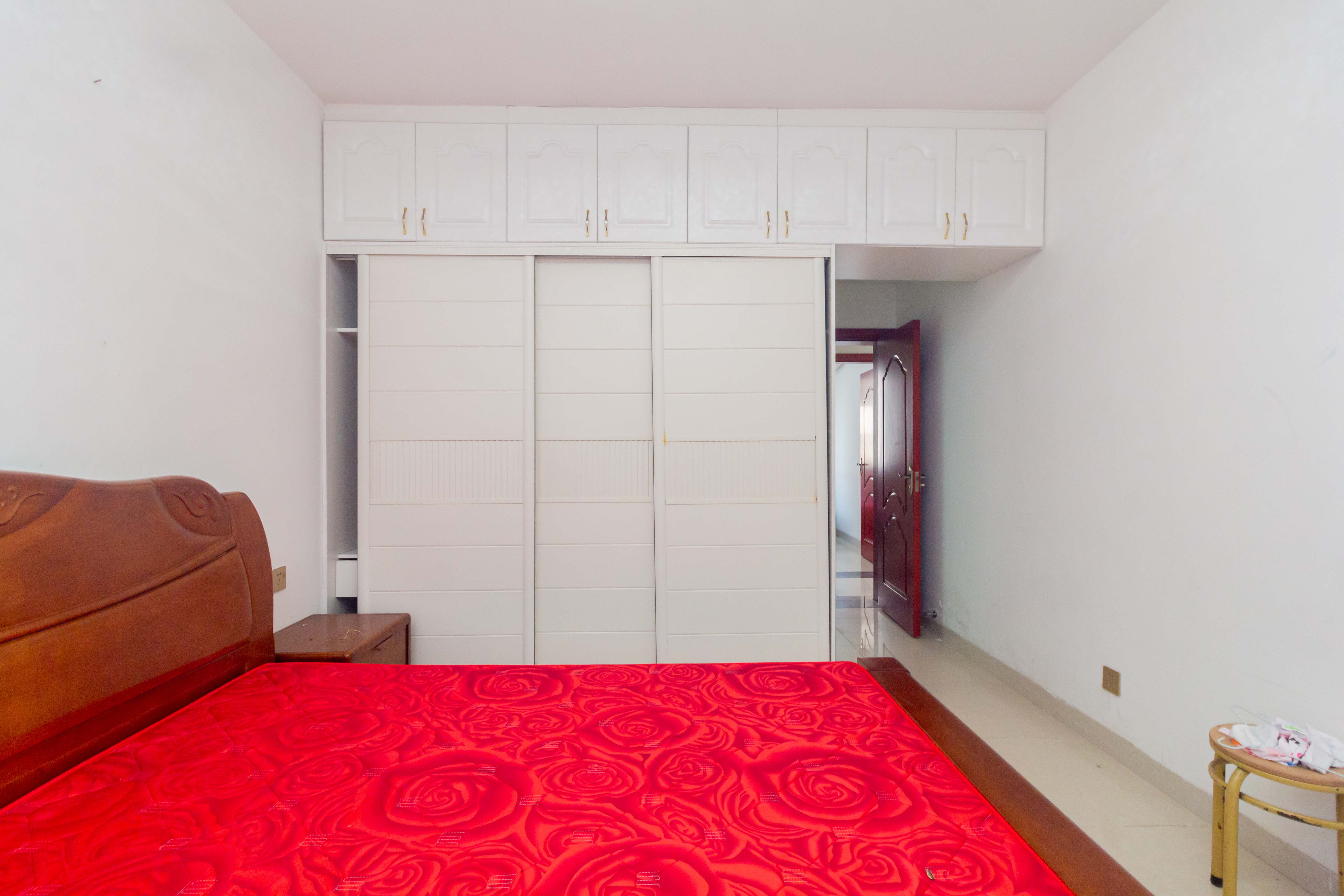 中欣楚天雅郡  4室2厅2卫    74.0万 中欣楚天雅郡  4室2厅2卫    74.0万卧室