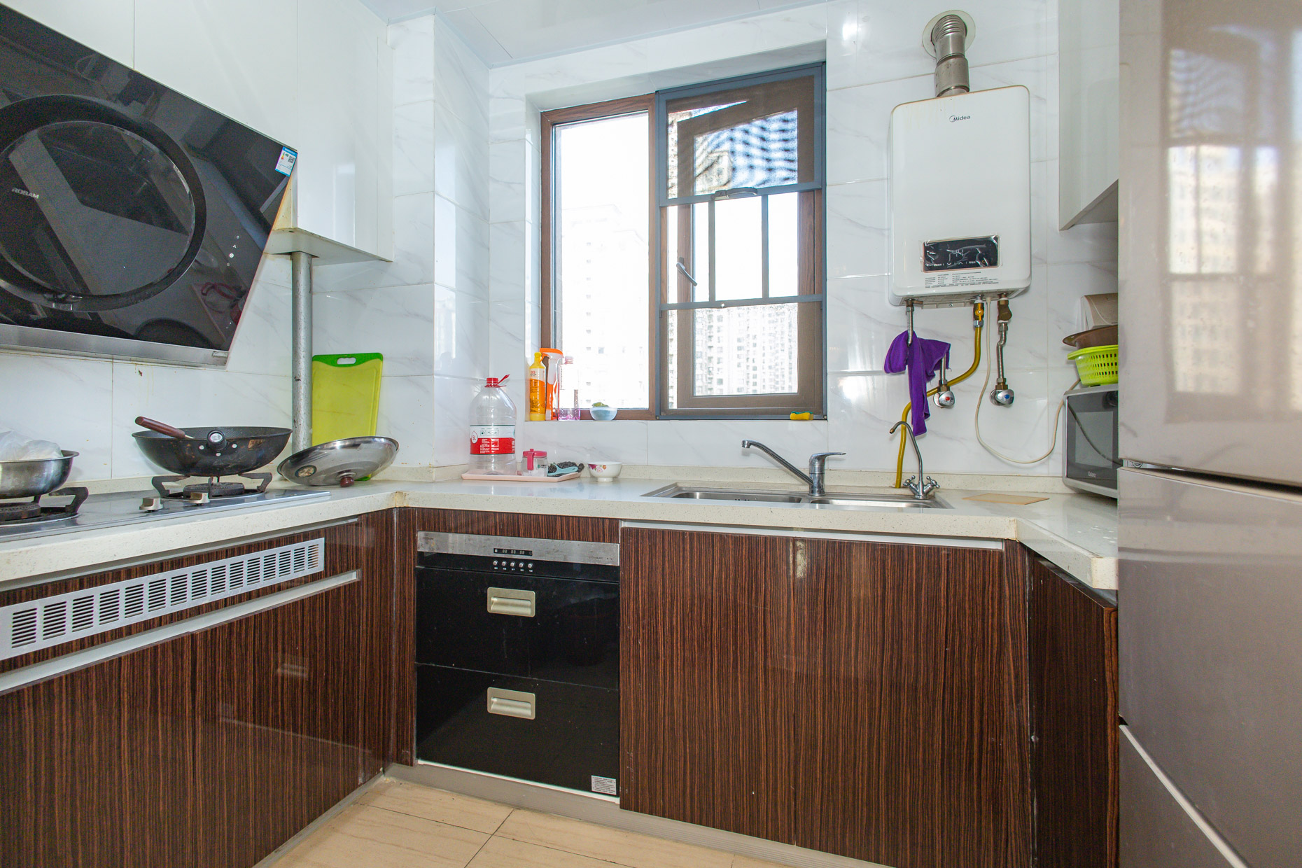 碧桂园中央花园 4室2厅2卫 125.0万 碧桂园中央花园 4室2厅2卫 125.0万厨房