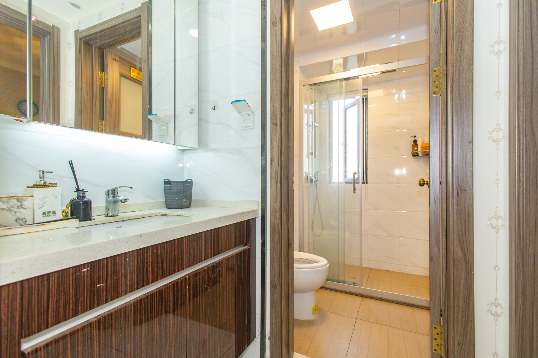 碧桂园中央花园 4室2厅2卫 125.0万 碧桂园中央花园 4室2厅2卫 125.0万卫生间