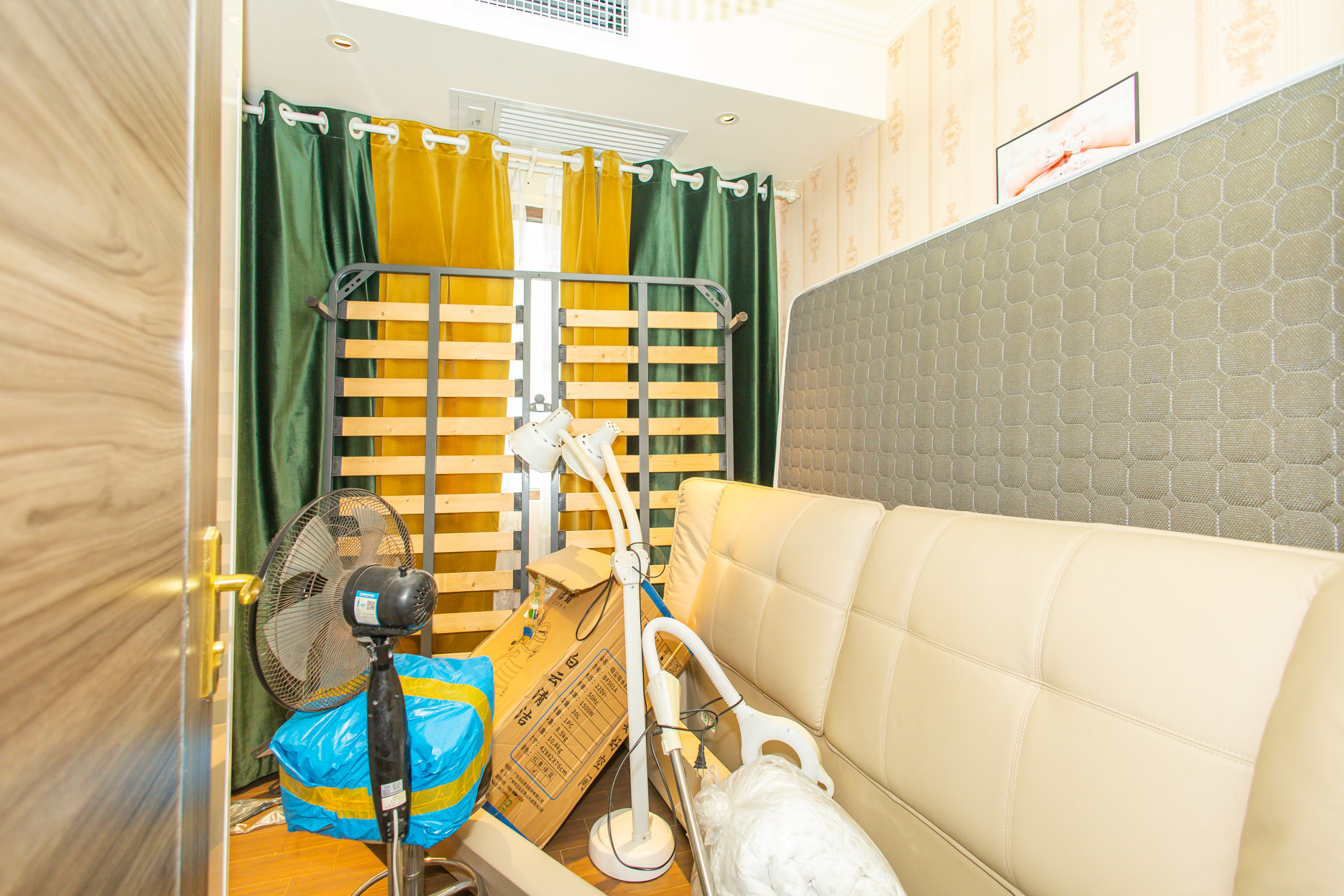 碧桂园中央花园 4室2厅2卫 125.0万 碧桂园中央花园 4室2厅2卫 125.0万卧室