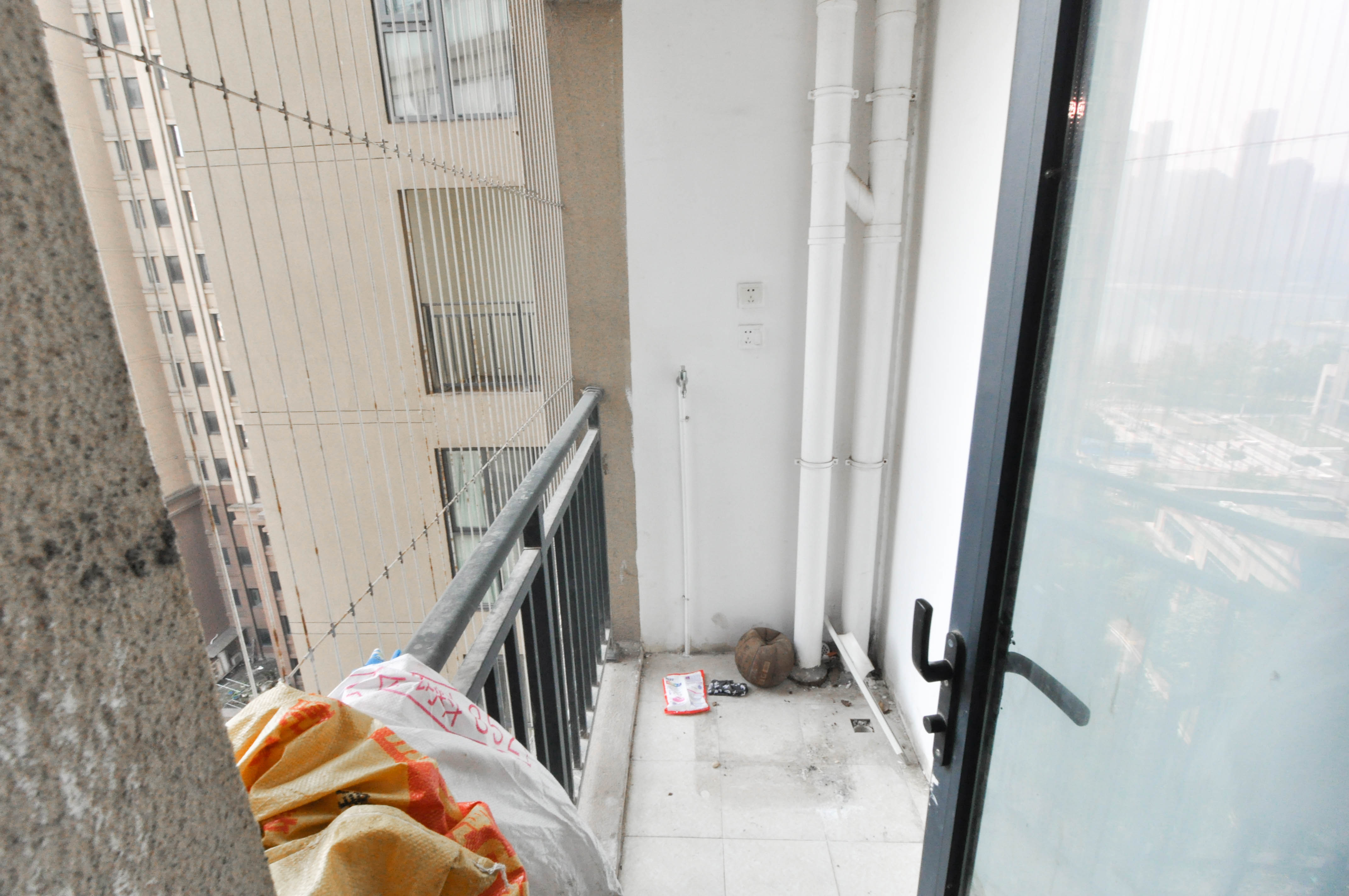 中建梅溪湖中心  4室2厅1卫   200.00万其他