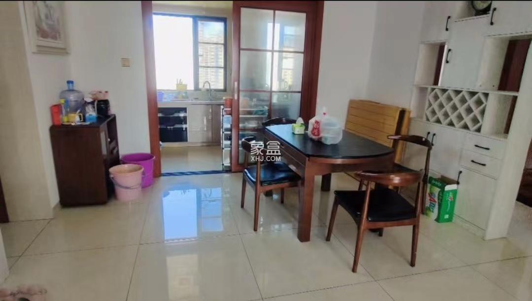 春藤小镇  3室2厅2卫    80.0万 春藤小镇  3室2厅2卫    80.0万室内图