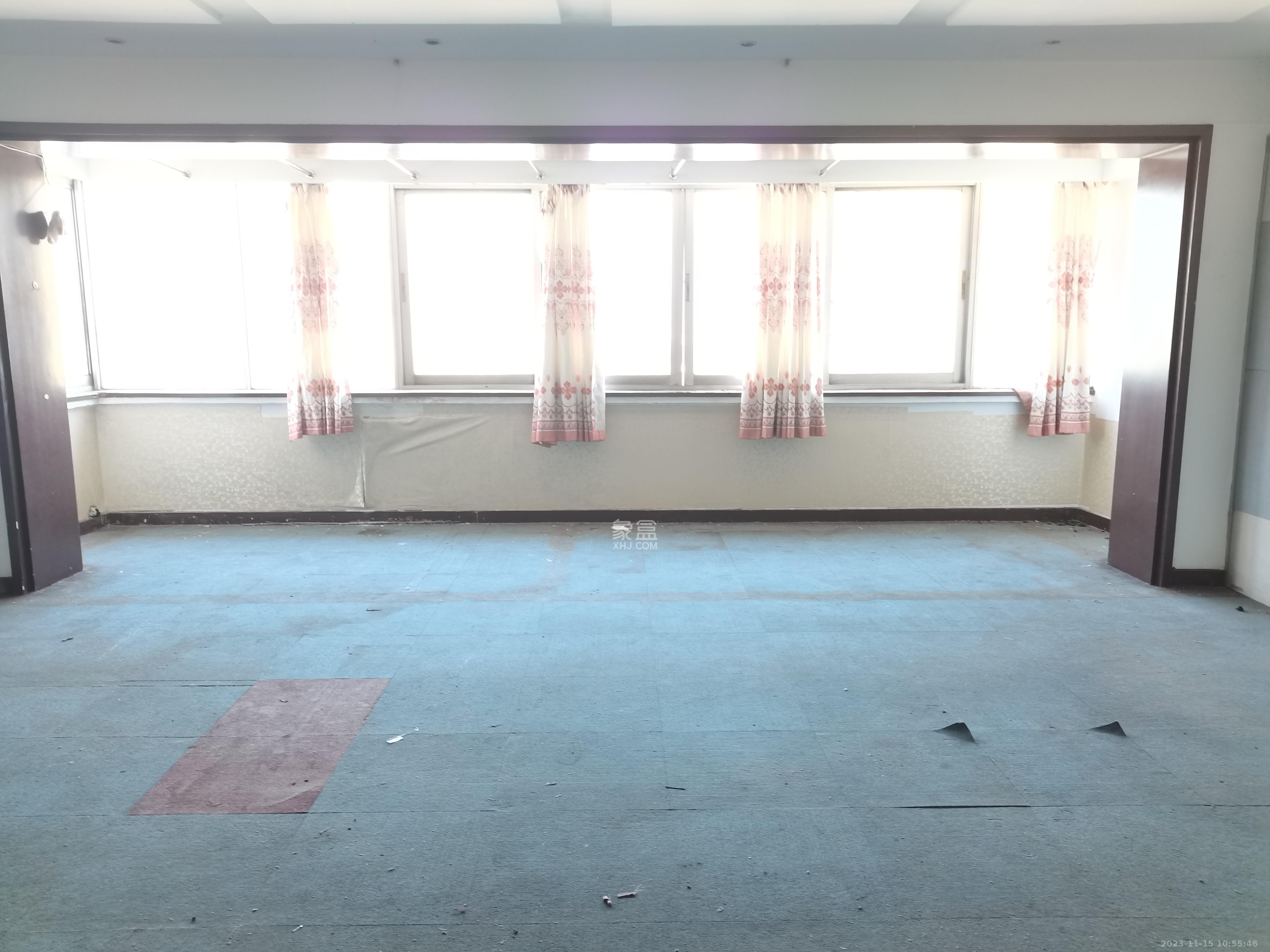 天心大厦  3室1厅1卫   3000.00元/月室内图1