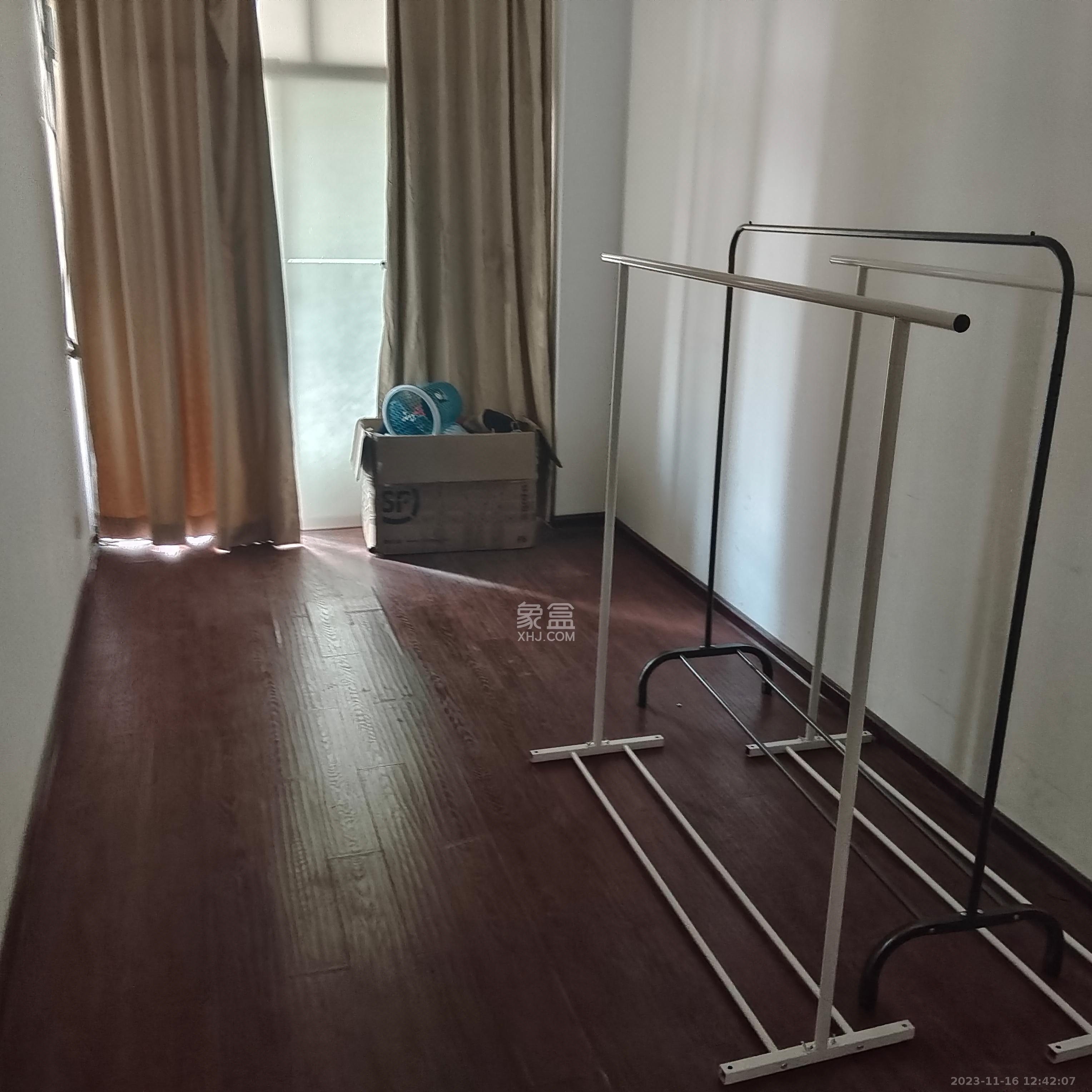 归心苑  4室2厅2卫   4300.00元/月室内图