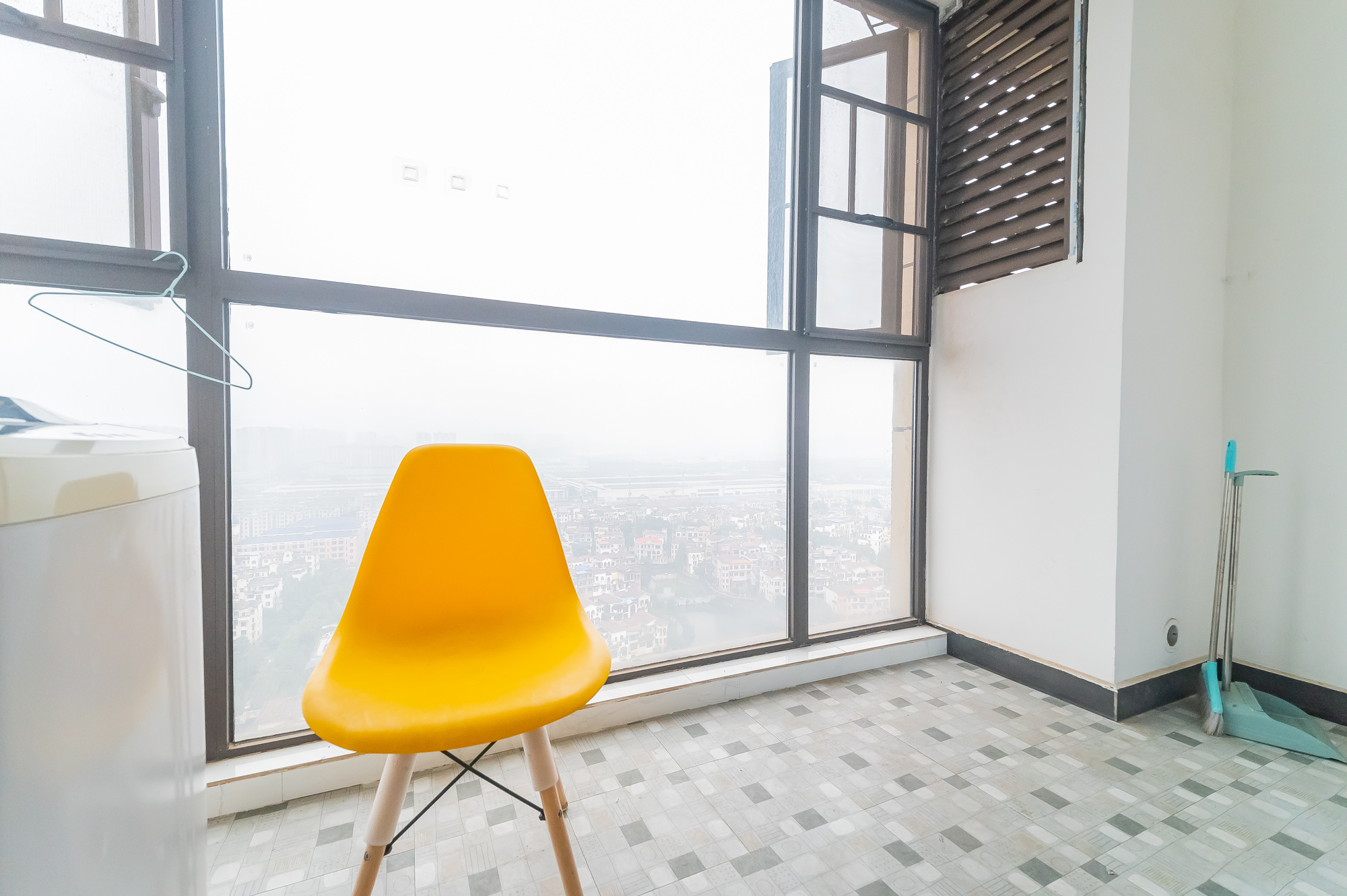 华润置地广场二期 3室2厅2卫 70.8万 华润置地广场二期 3室2厅2卫 70.8万阳台