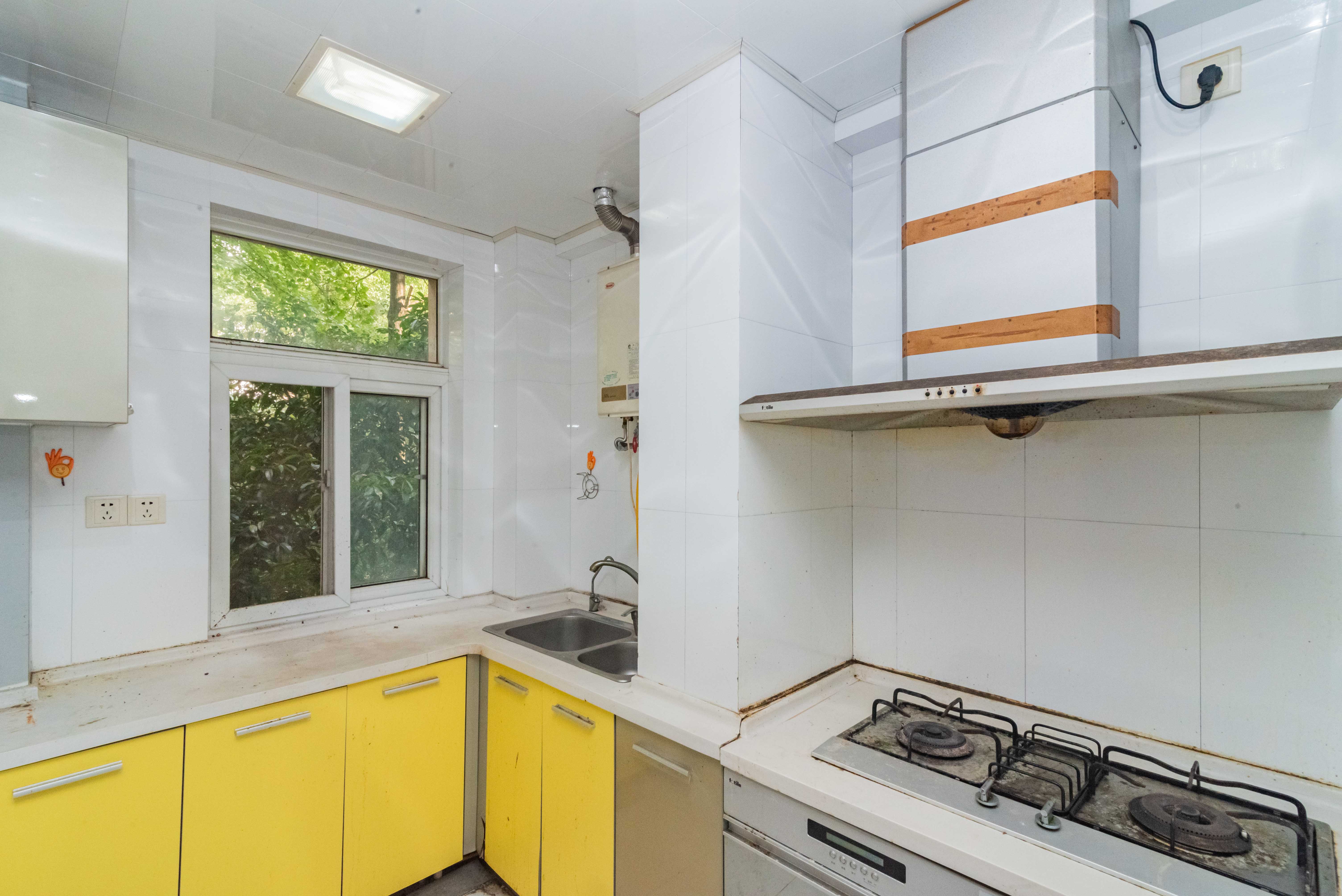 圣爵菲斯  3室2厅2卫    89.0万 圣爵菲斯  3室2厅2卫    89.0万厨房