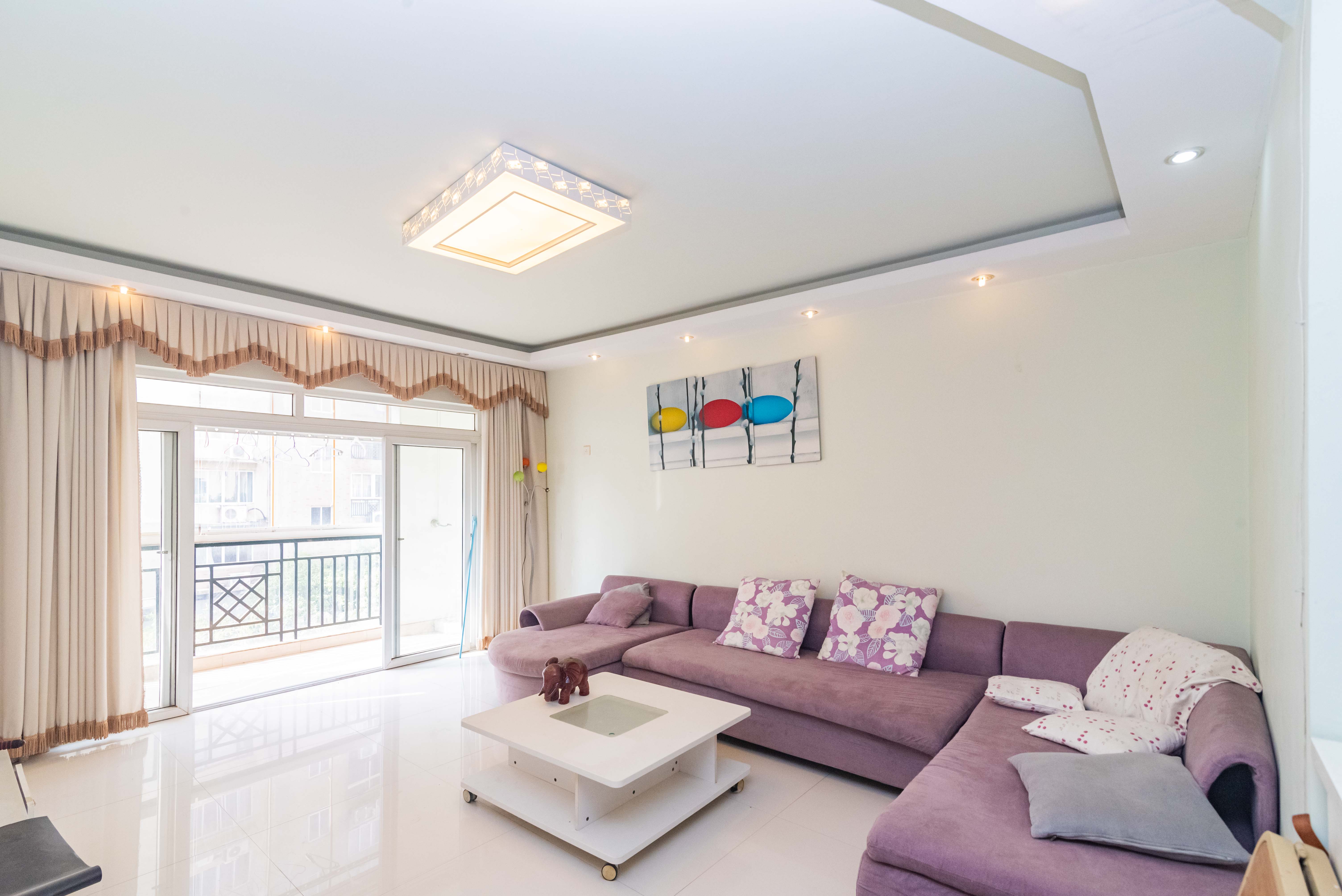 圣爵菲斯  3室2厅2卫    89.0万 圣爵菲斯  3室2厅2卫    89.0万客厅