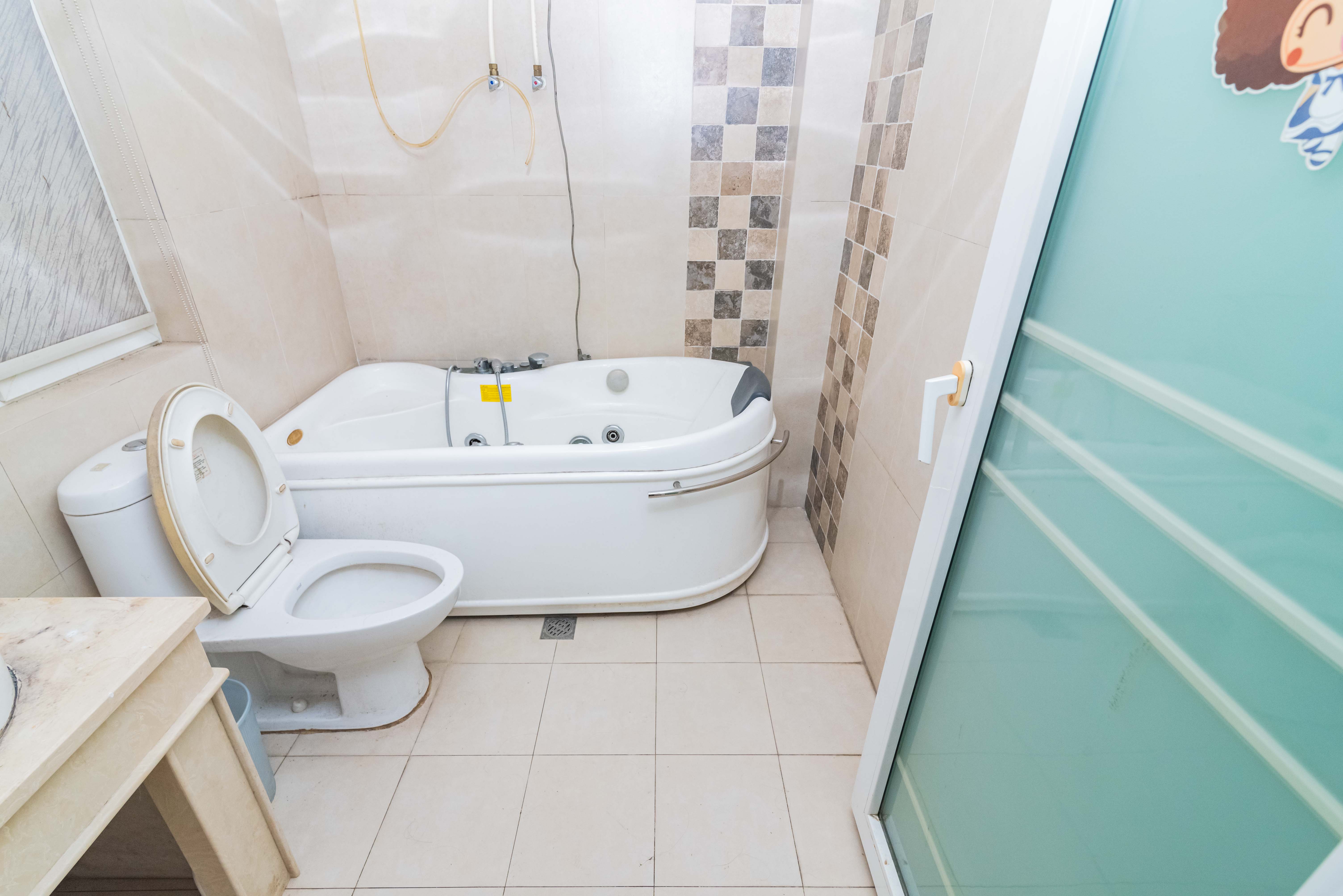 圣爵菲斯  3室2厅2卫    89.0万 圣爵菲斯  3室2厅2卫    89.0万卫生间