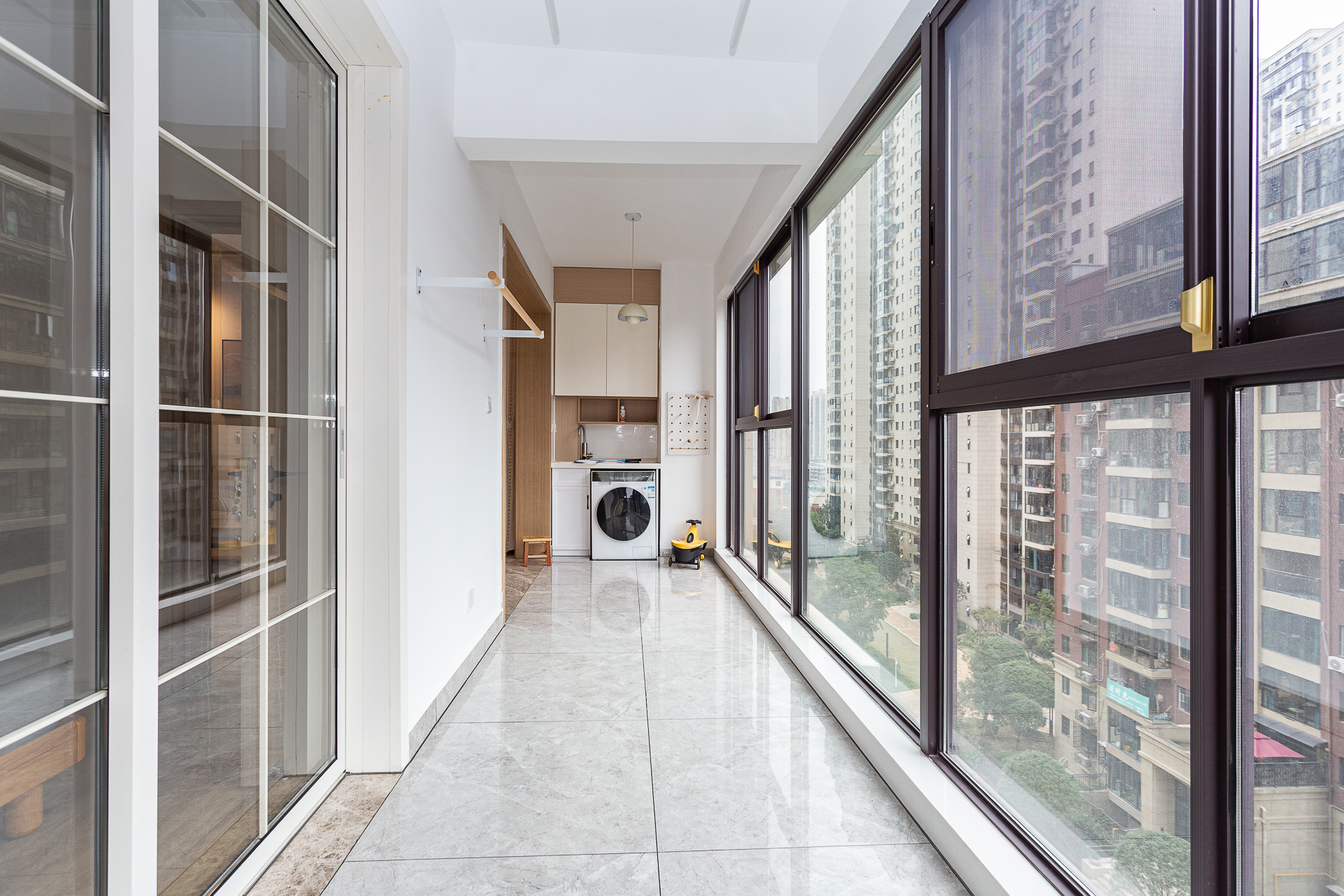 新华联梦想城 3室2厅1卫 106.0万 新华联梦想城 3室2厅1卫 106.0万阳台