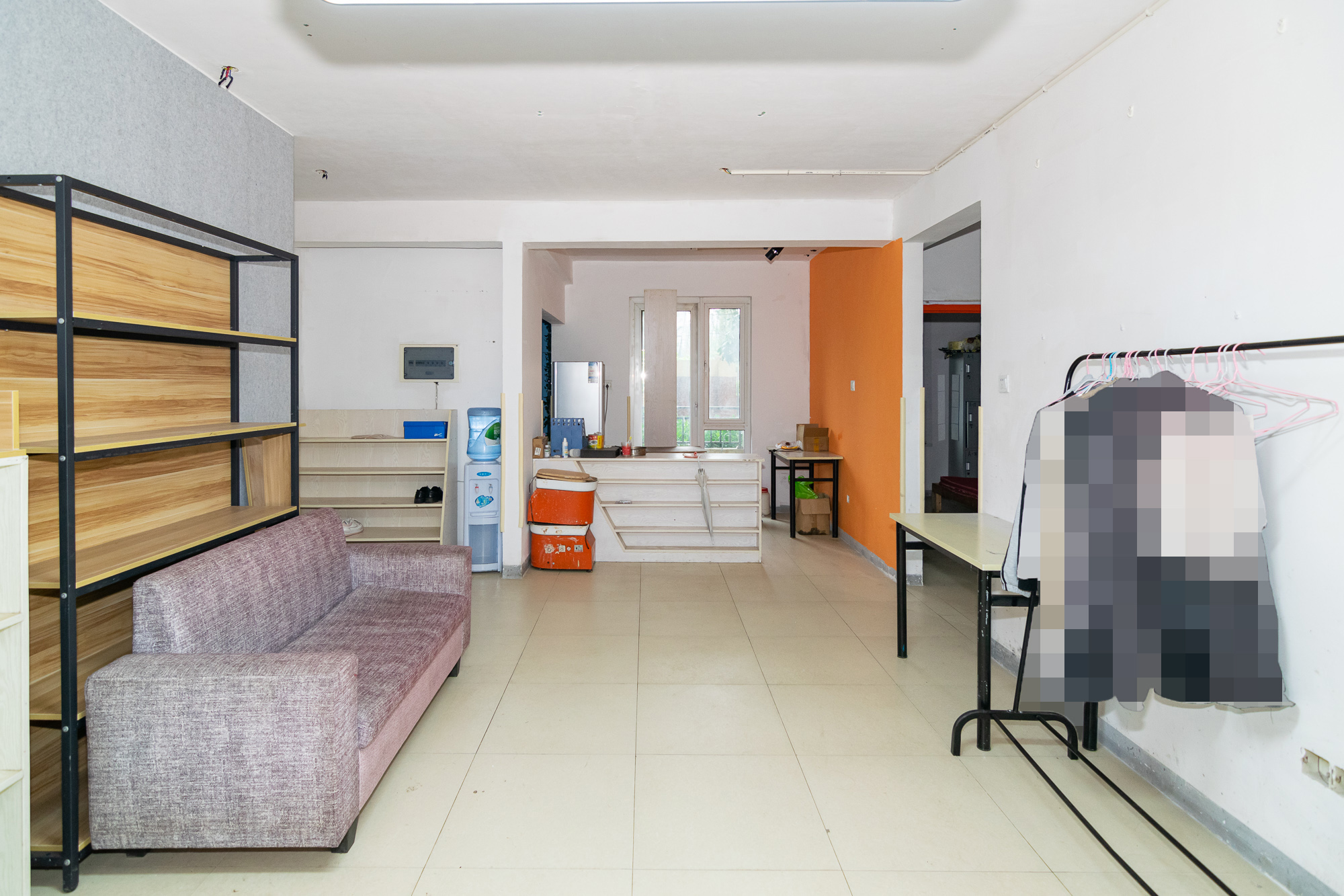 金地三千府(金地湖山樾、金地自在城) 3室2厅1卫 55.0万 金地三千府(金地湖山樾、金地自在城) 3室2厅1卫 55.0万客厅