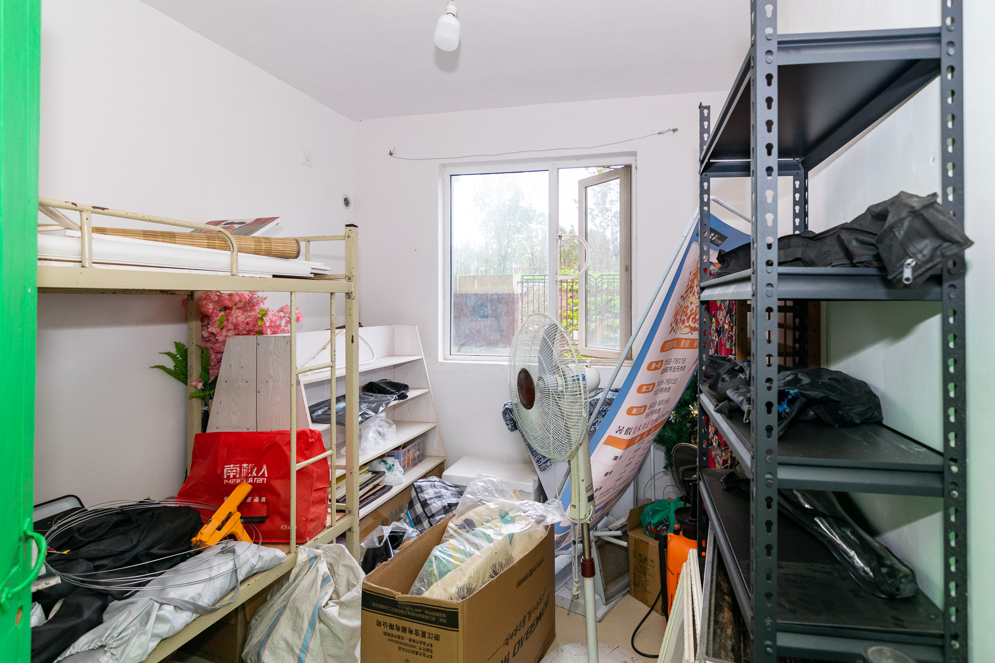 金地三千府(金地湖山樾、金地自在城) 3室2厅1卫 55.0万 金地三千府(金地湖山樾、金地自在城) 3室2厅1卫 55.0万卧室