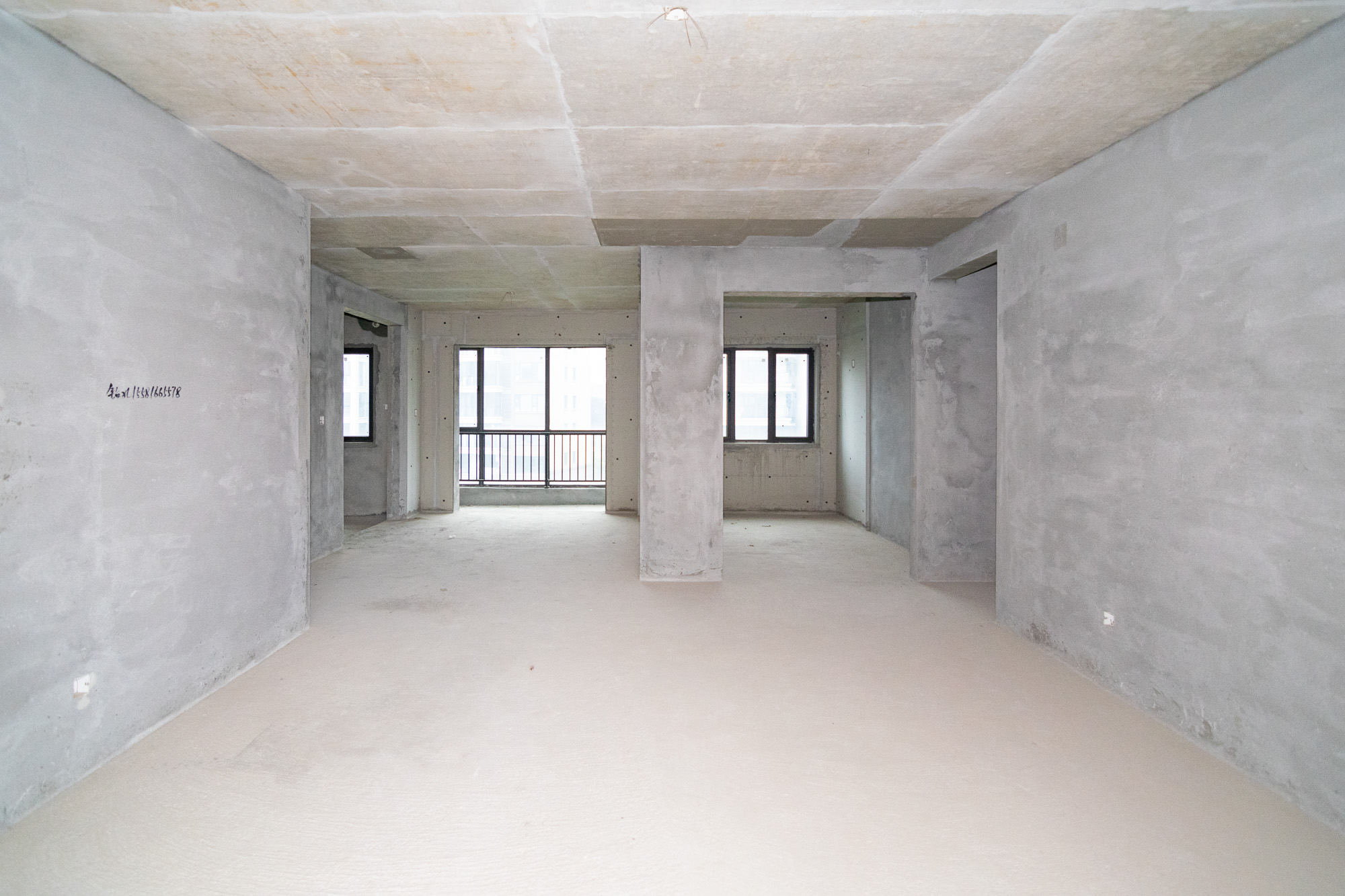 润和谷山郡(悦禧山庄水榭花都) 5室2厅2卫 149.8万 润和谷山郡(悦禧山庄水榭花都) 5室2厅2卫 149.8万客厅