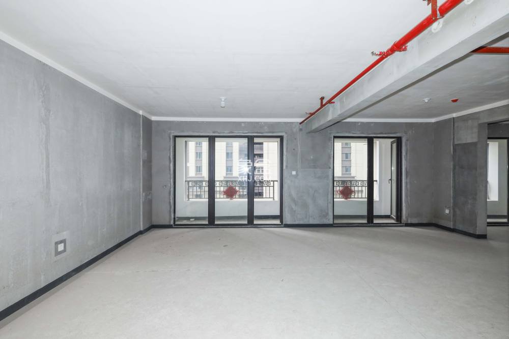 建发央著  4室2厅2卫    215.0万