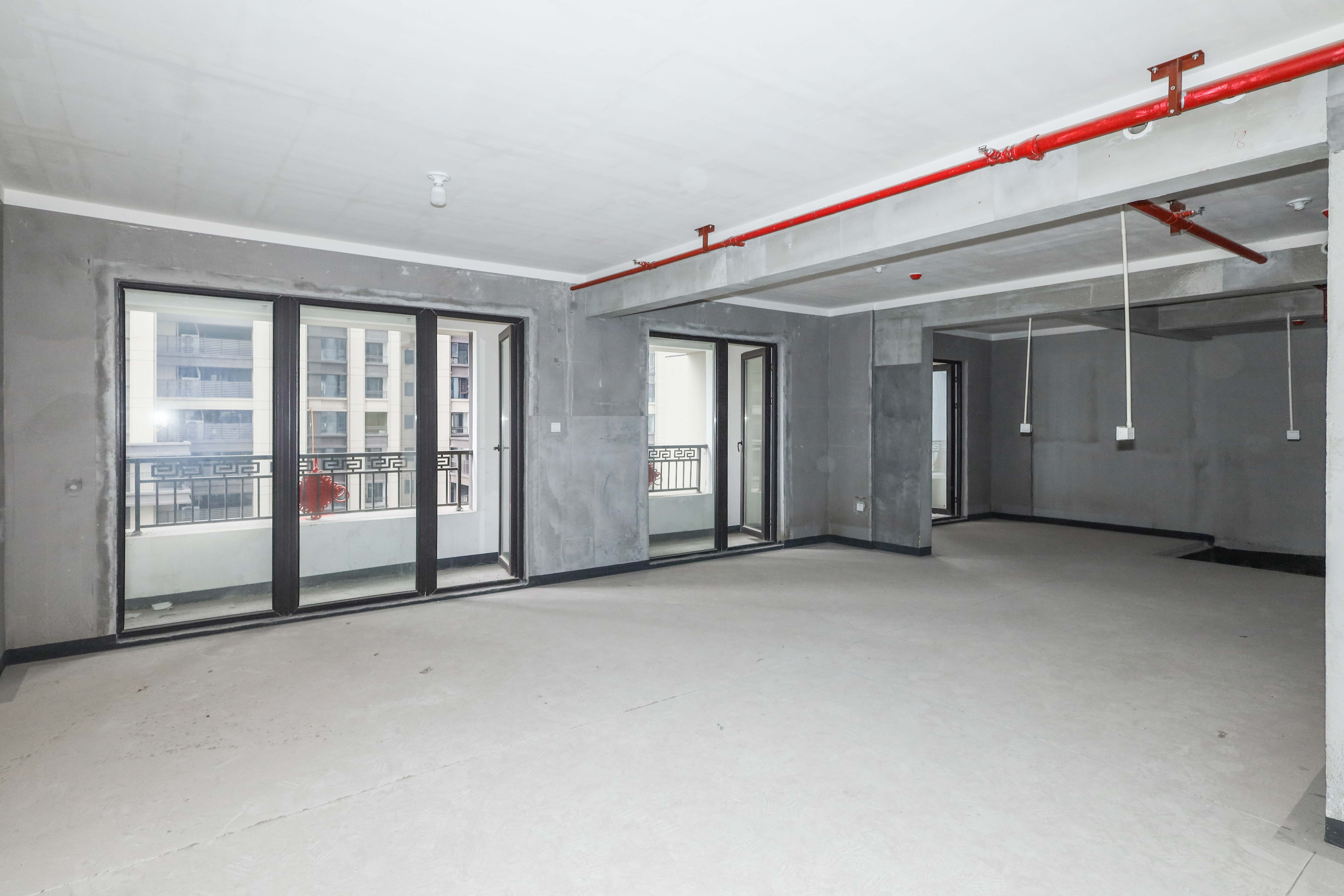 建发央著  4室2厅2卫    145.0万 建发央著  4室2厅2卫    145.0万客厅