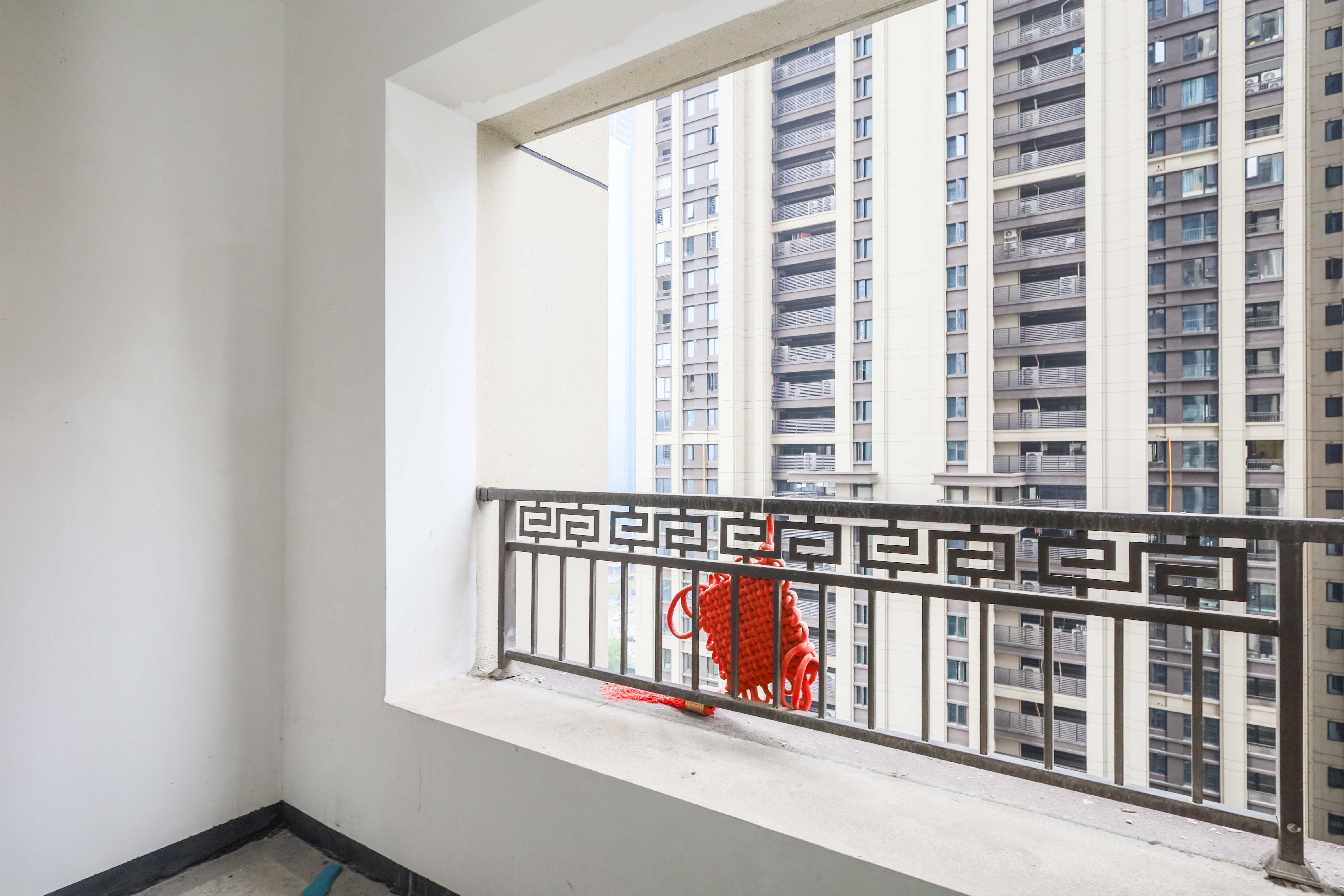 建发央著  4室2厅2卫    145.0万 建发央著  4室2厅2卫    145.0万阳台