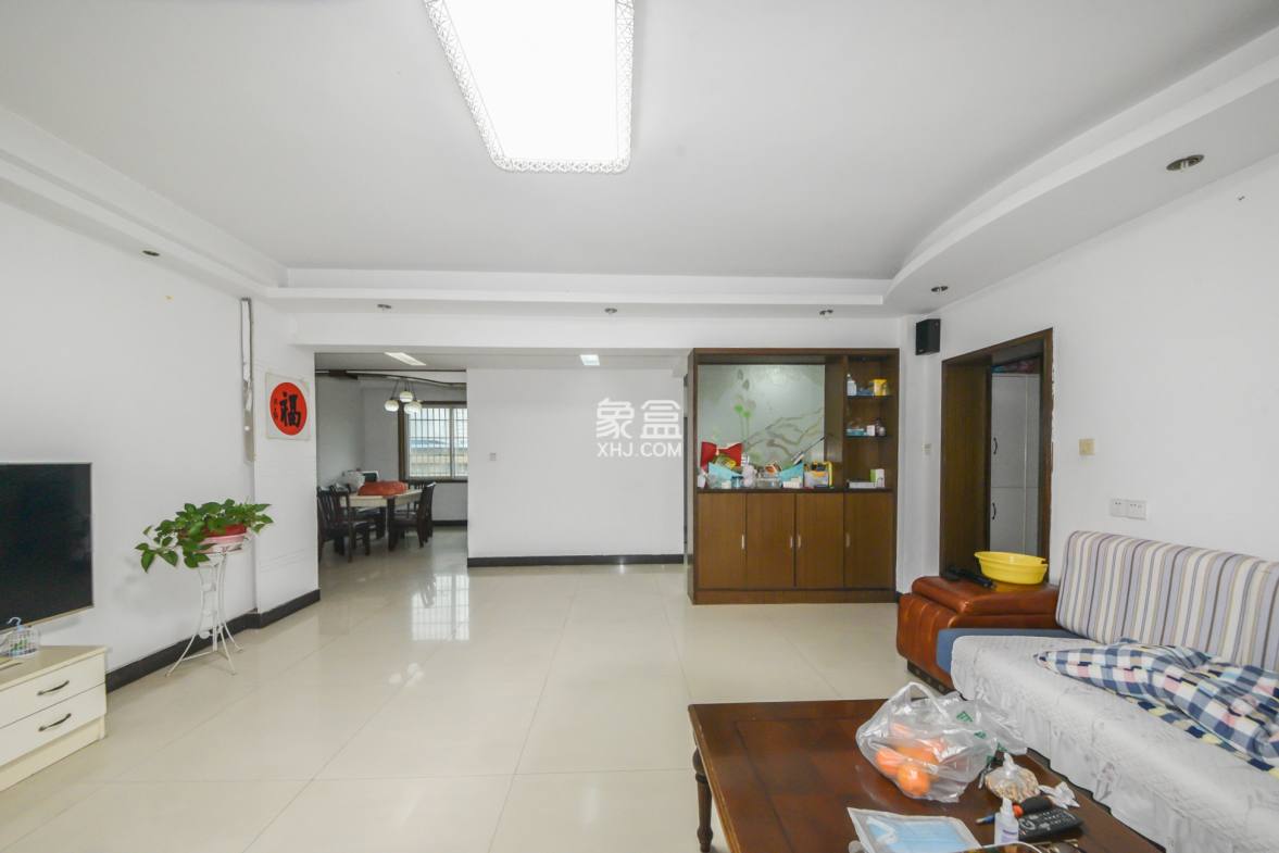 化油器厂宿舍 3室2厅1卫 100.00万 化油器厂宿舍 3室2厅1卫 100.00万客厅