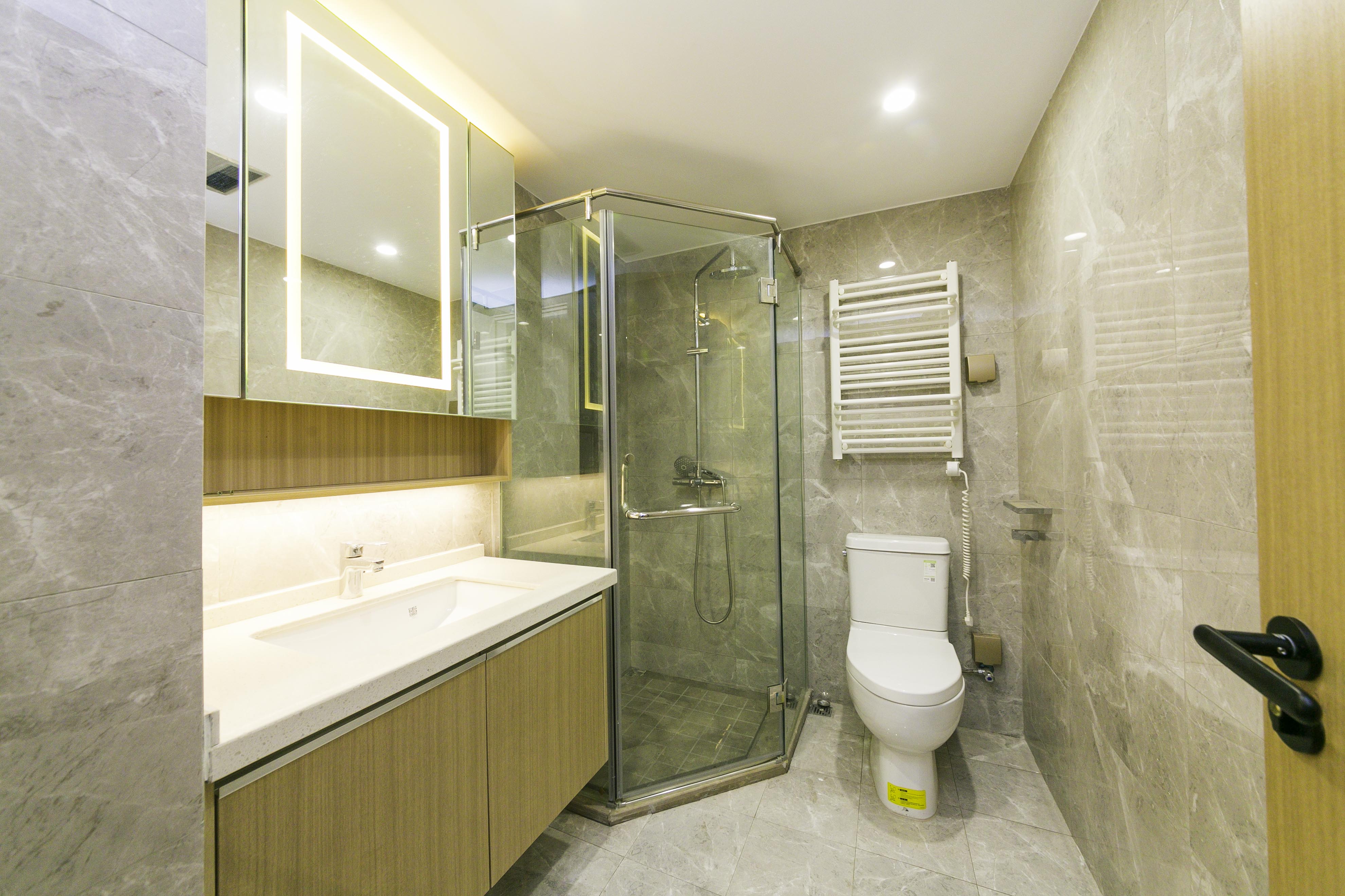 旭辉华宇南宸府  3室2厅2卫    203.8万 旭辉华宇南宸府  3室2厅2卫    203.8万卫生间