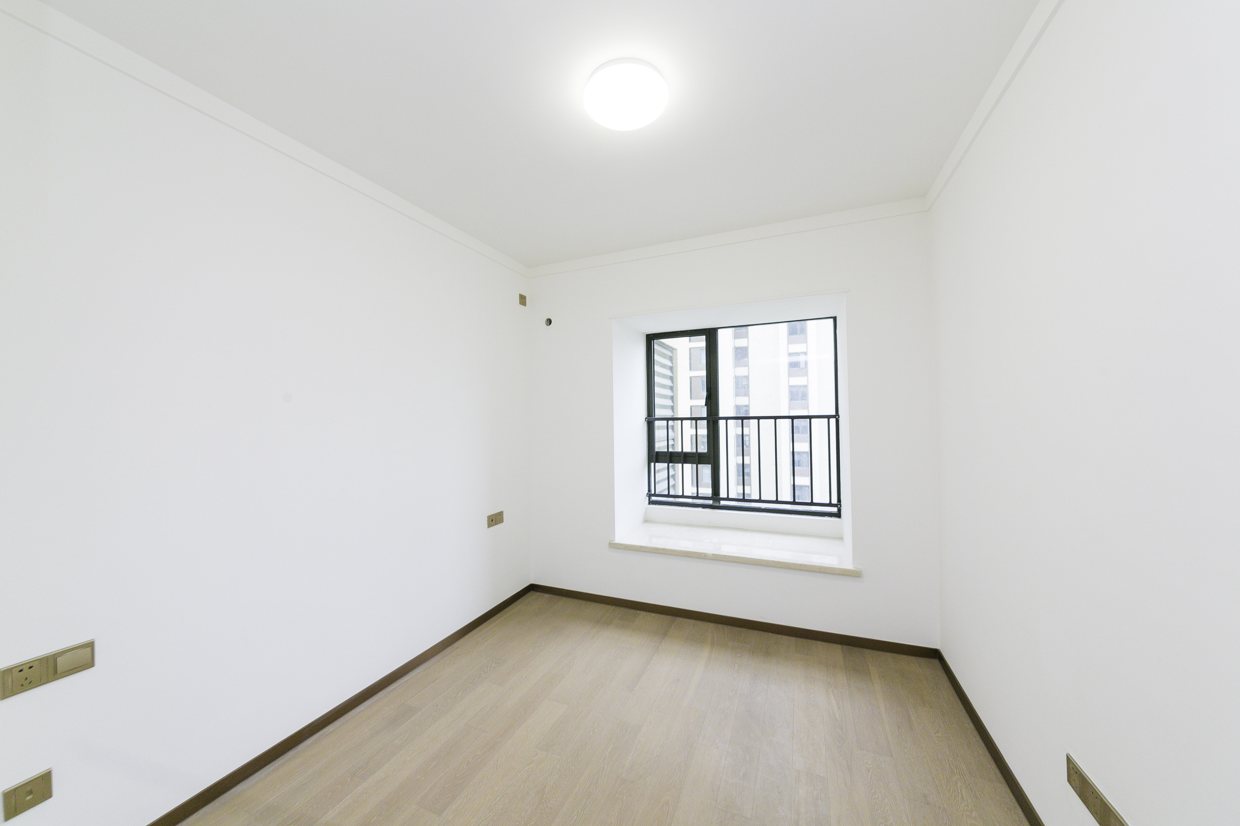 旭辉华宇南宸府  3室2厅2卫    203.8万 旭辉华宇南宸府  3室2厅2卫    203.8万卧室