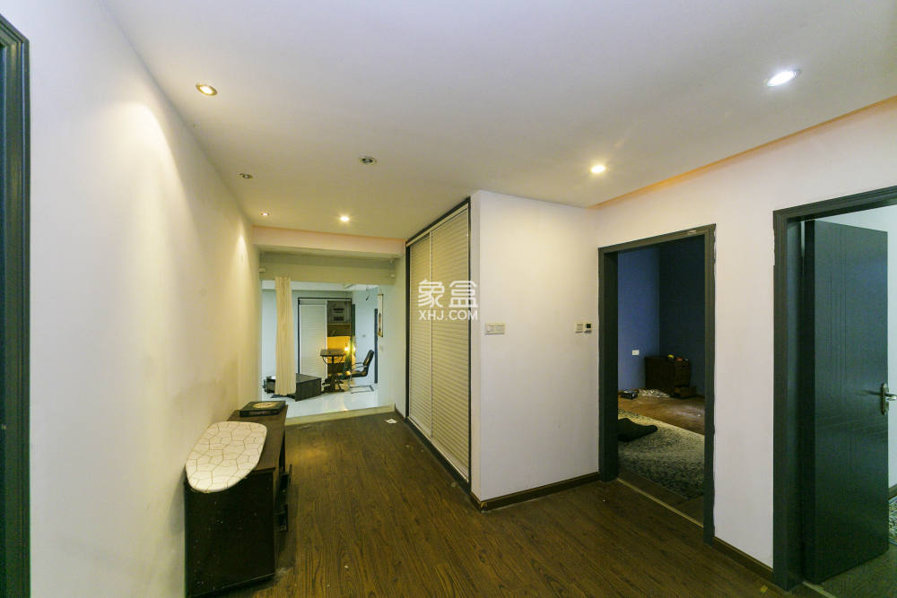 夢(mèng)網(wǎng)景園  5室2廳2衛(wèi)   230.00萬(wàn)