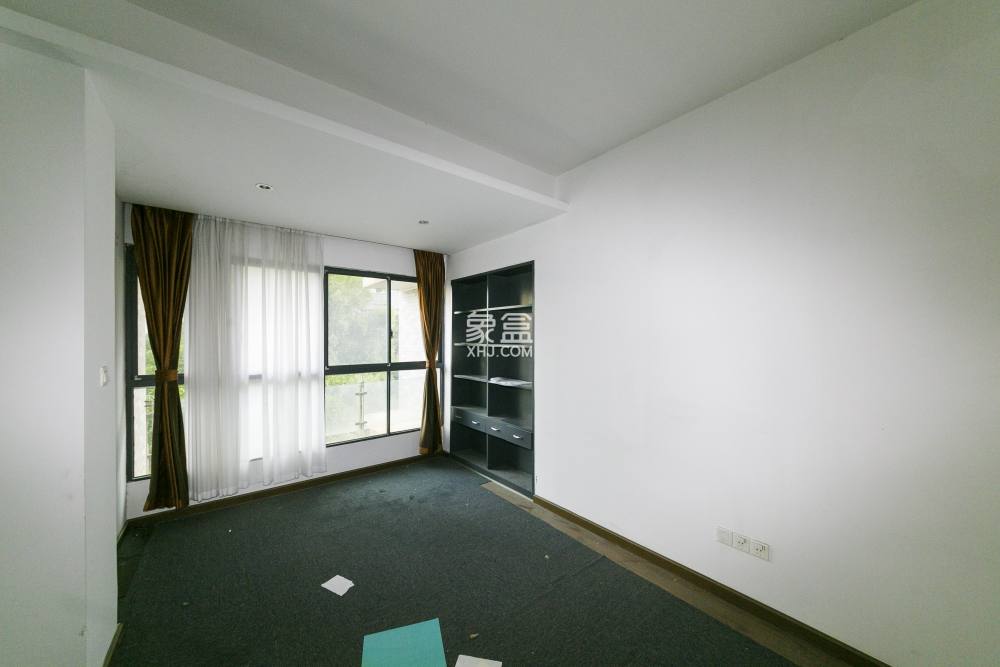 夢(mèng)網(wǎng)景園  5室2廳2衛(wèi)   230.00萬(wàn)