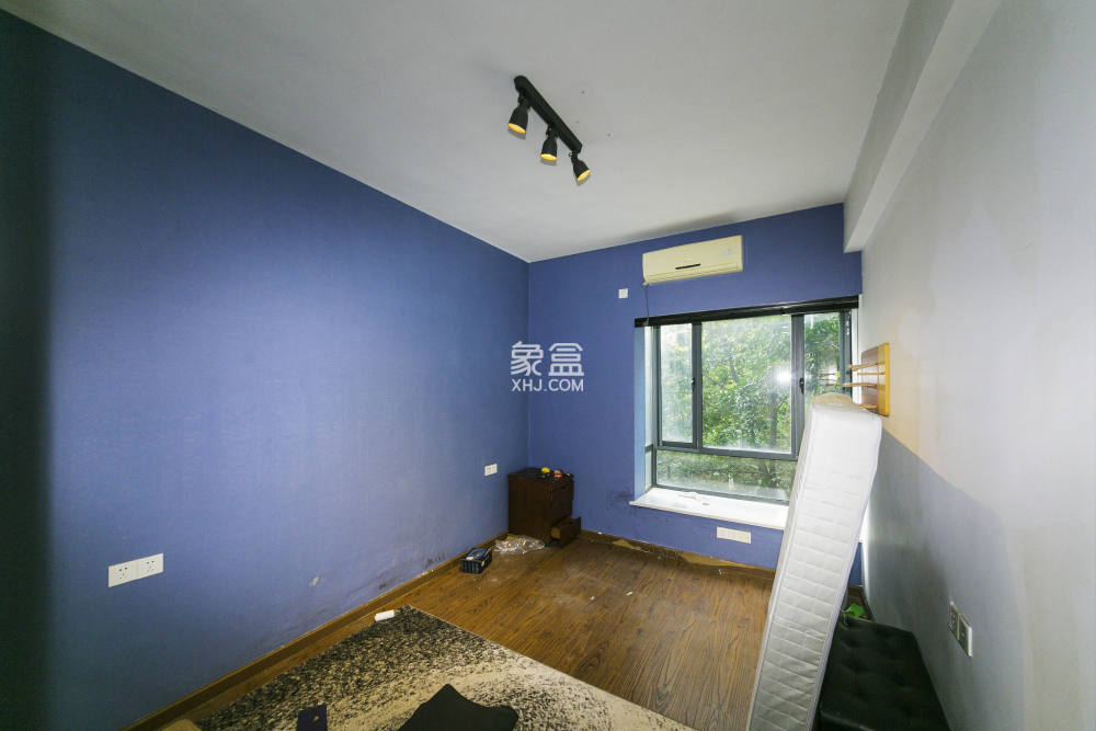 夢(mèng)網(wǎng)景園  5室2廳2衛(wèi)   230.00萬(wàn)