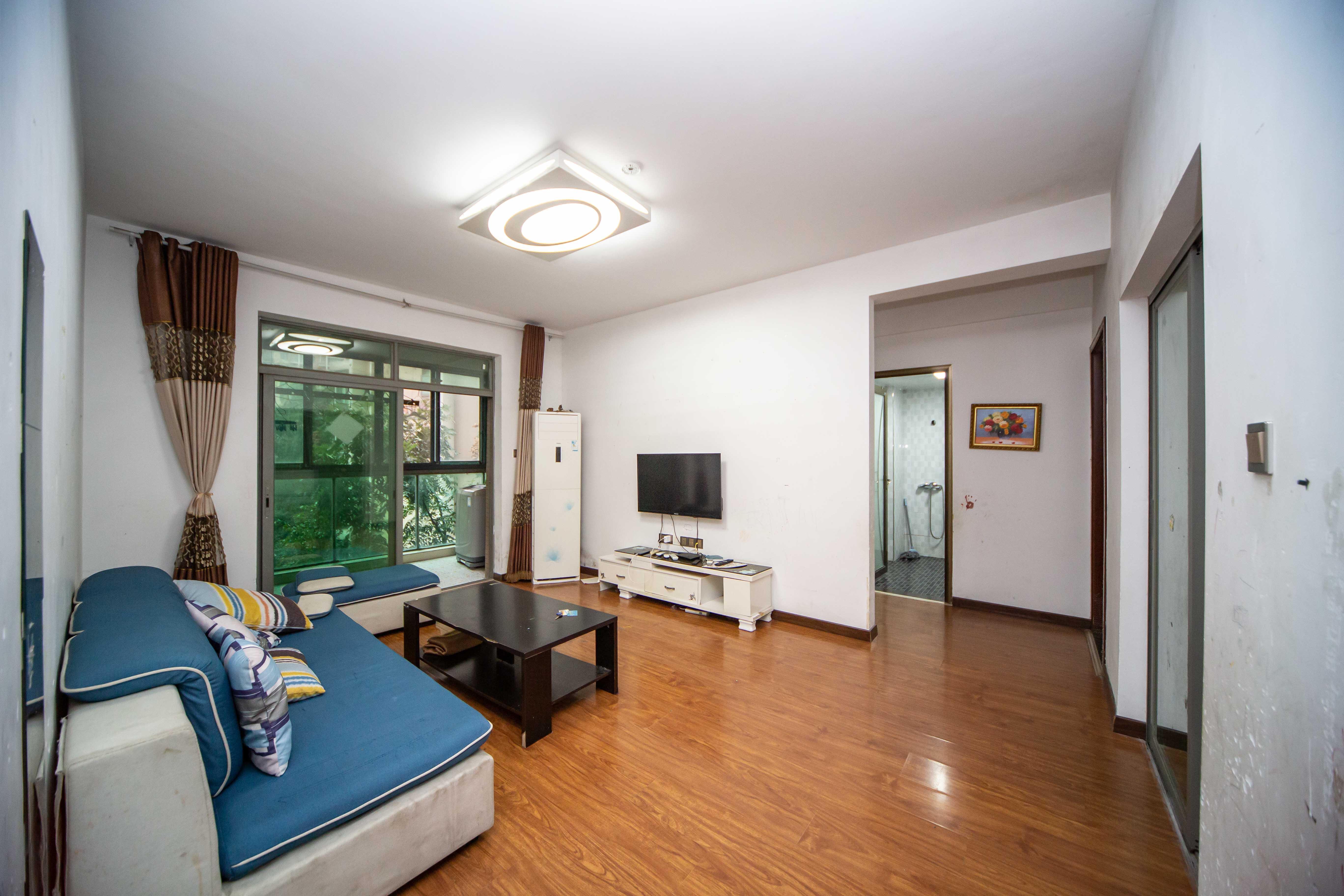 新城新世界一二三期  3室2厅1卫    95.0万 新城新世界一二三期  3室2厅1卫    95.0万客厅