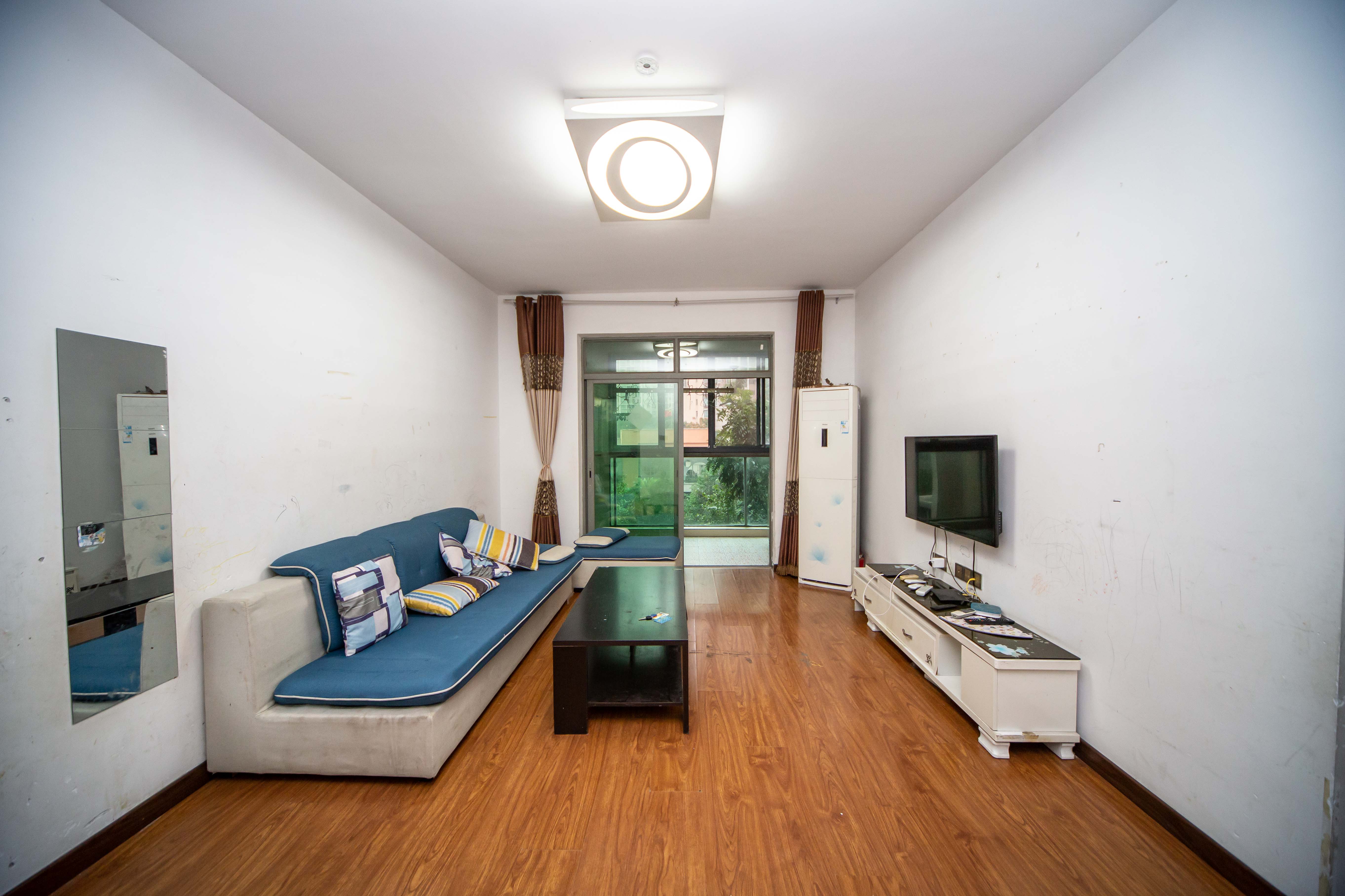 新城新世界一二三期  3室2厅1卫    95.0万 新城新世界一二三期  3室2厅1卫    95.0万客厅