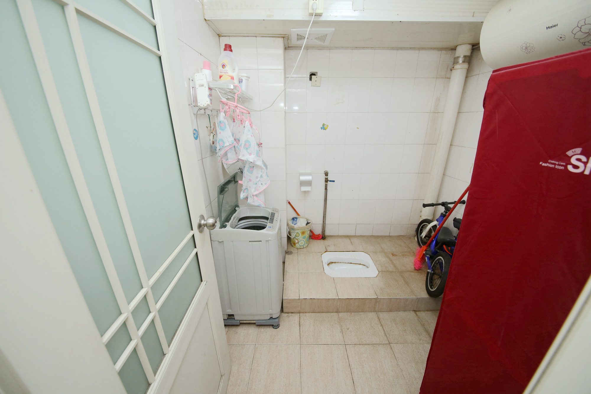 民基大厦  4室3厅2卫   126.00万卫生间